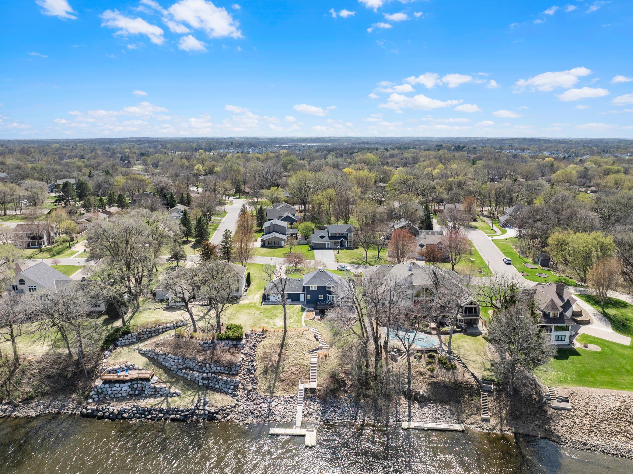 Discover the Serenity of Riverfront Living on the Mississippi