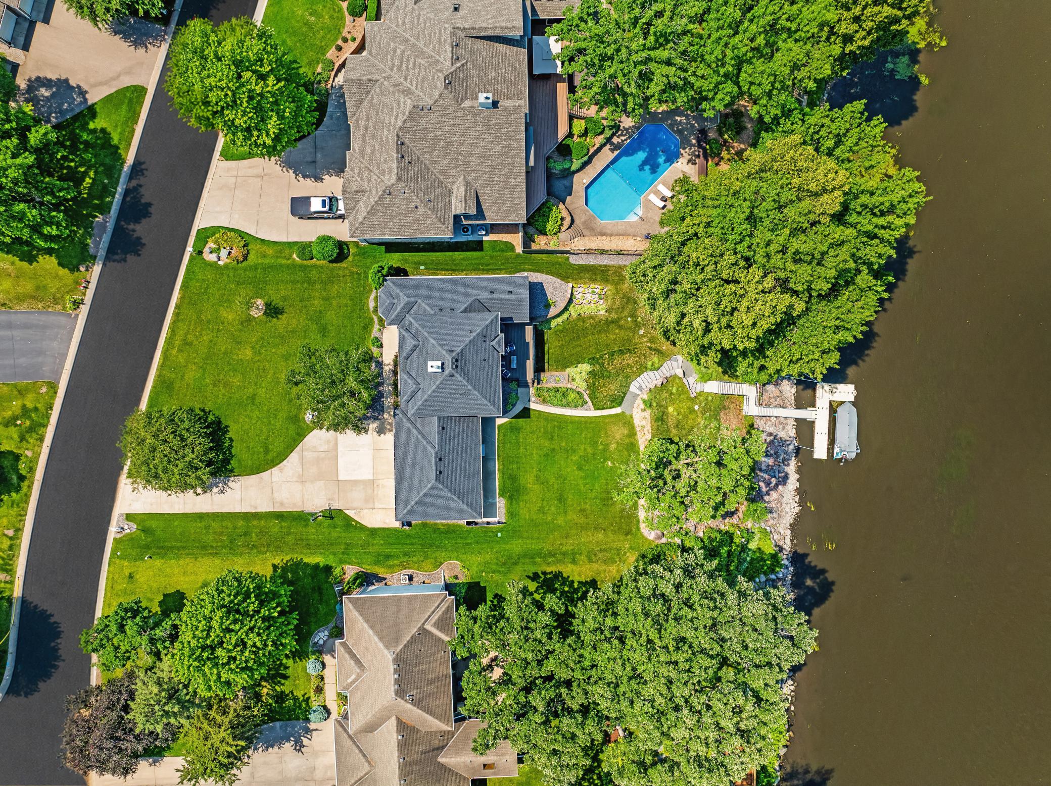 Discover the Serenity of Riverfront Living on the Mississippi