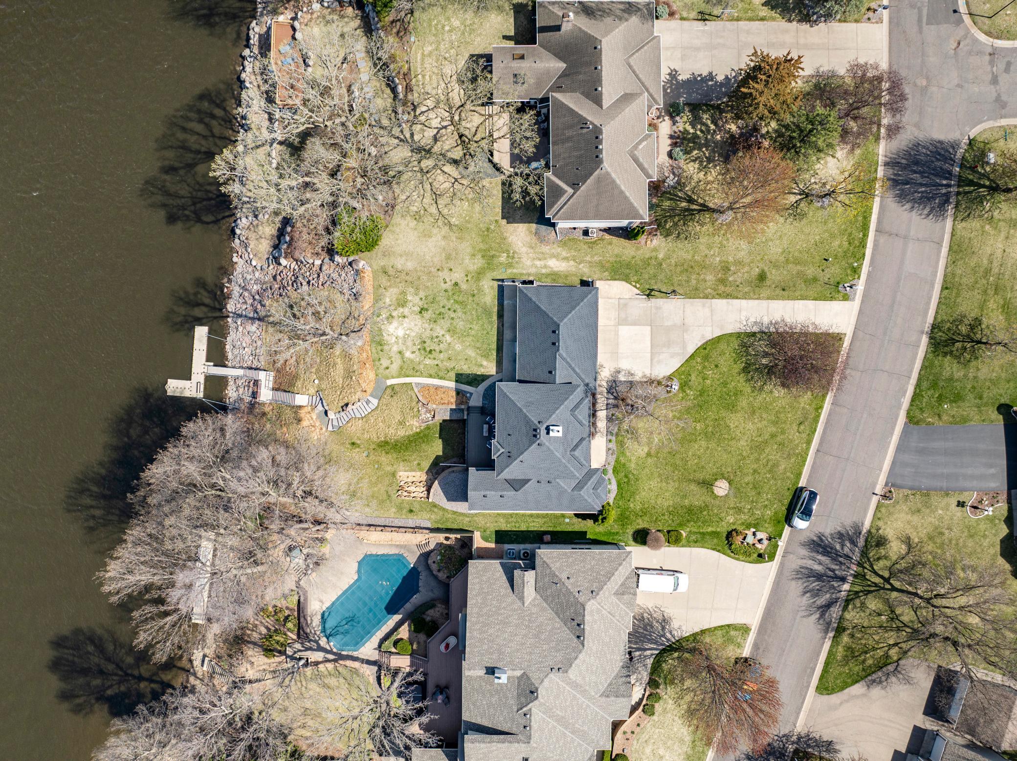 Discover the Serenity of Riverfront Living on the Mississippi