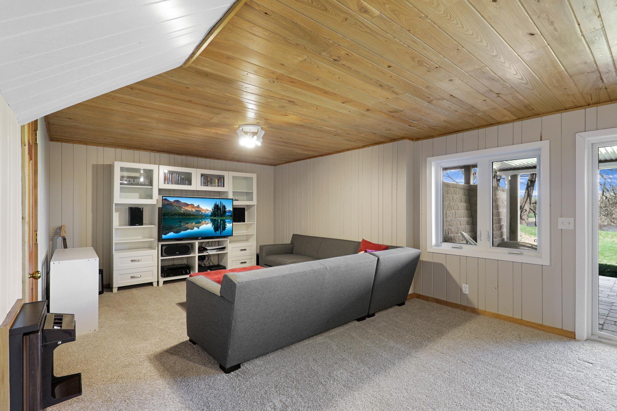 Discover the Serenity of Riverfront Living on the Mississippi