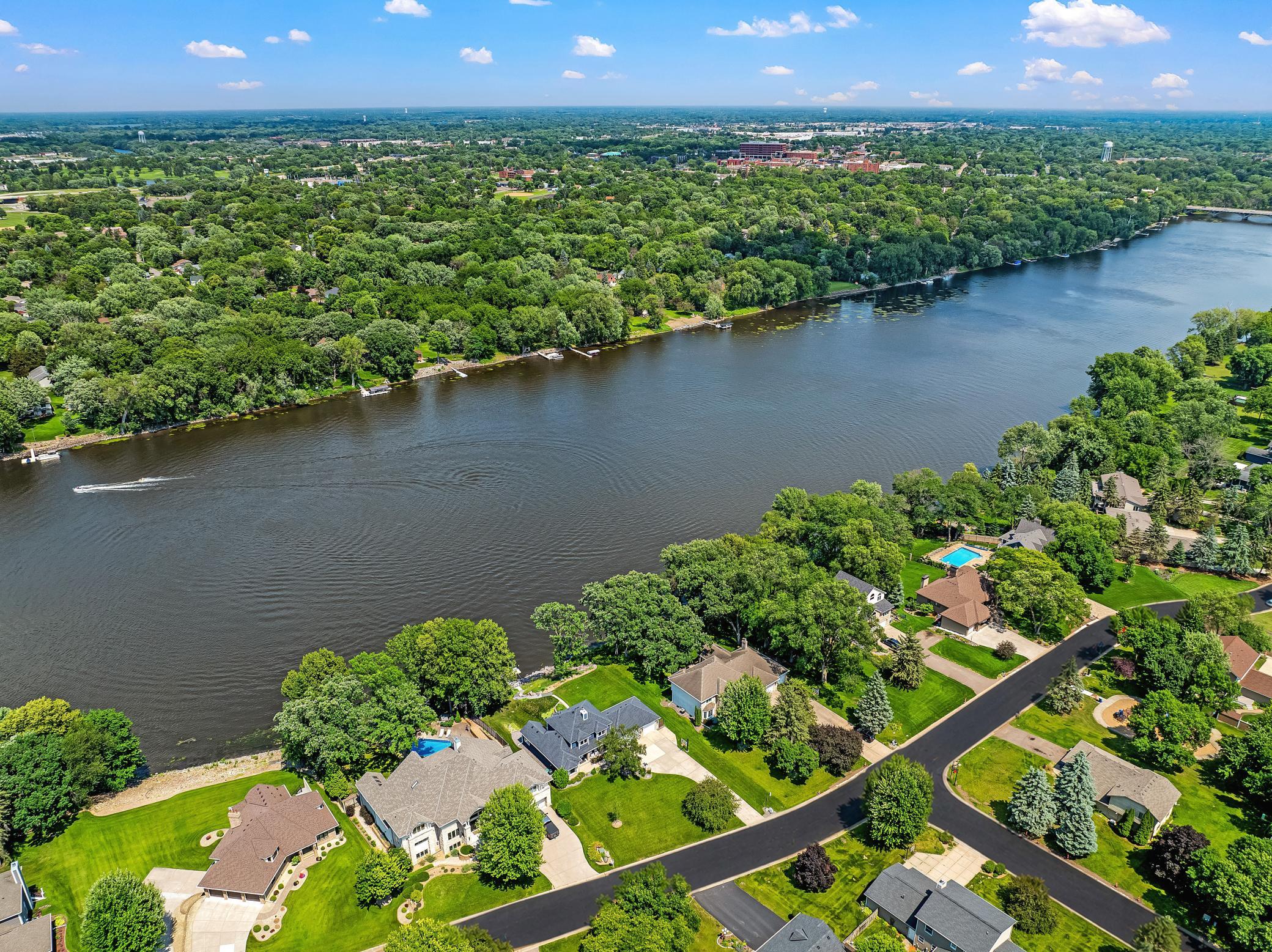 Discover the Serenity of Riverfront Living on the Mississippi