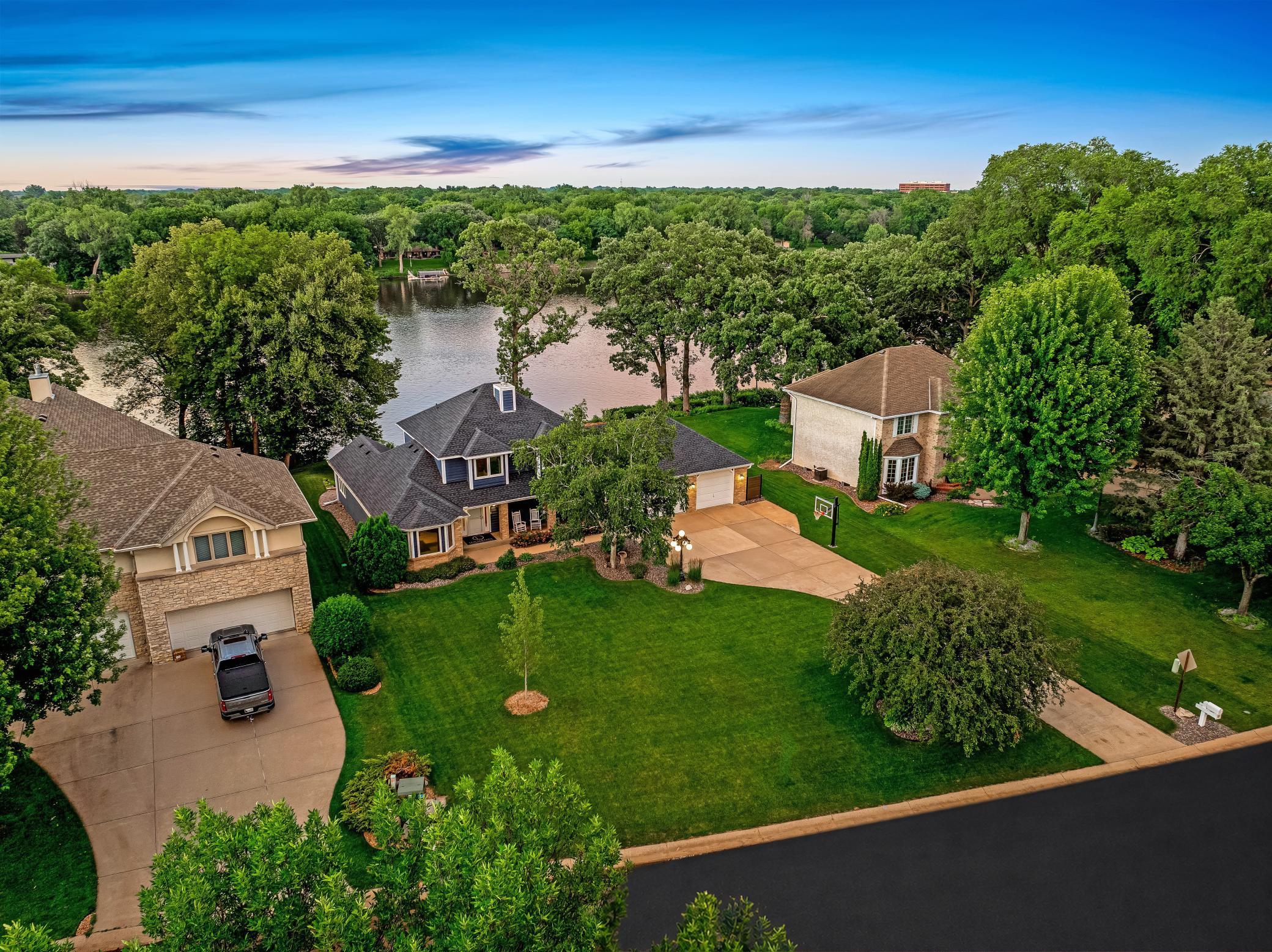 Discover the Serenity of Riverfront Living on the Mississippi