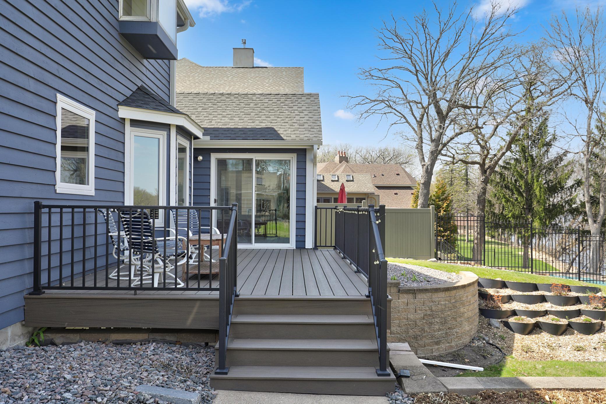 Discover the Serenity of Riverfront Living on the Mississippi