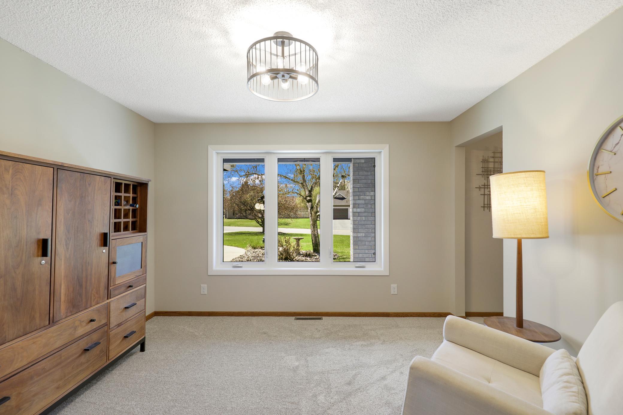 Discover the Serenity of Riverfront Living on the Mississippi
