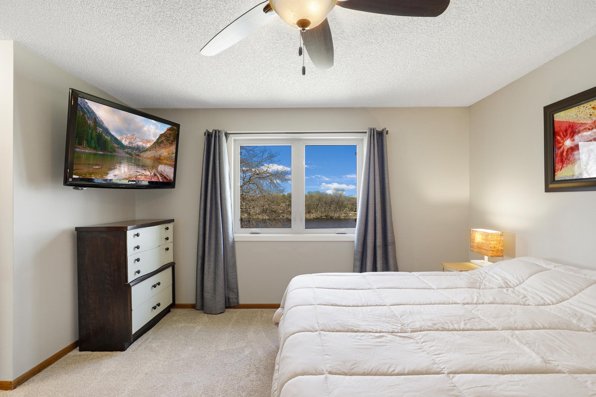 Discover the Serenity of Riverfront Living on the Mississippi