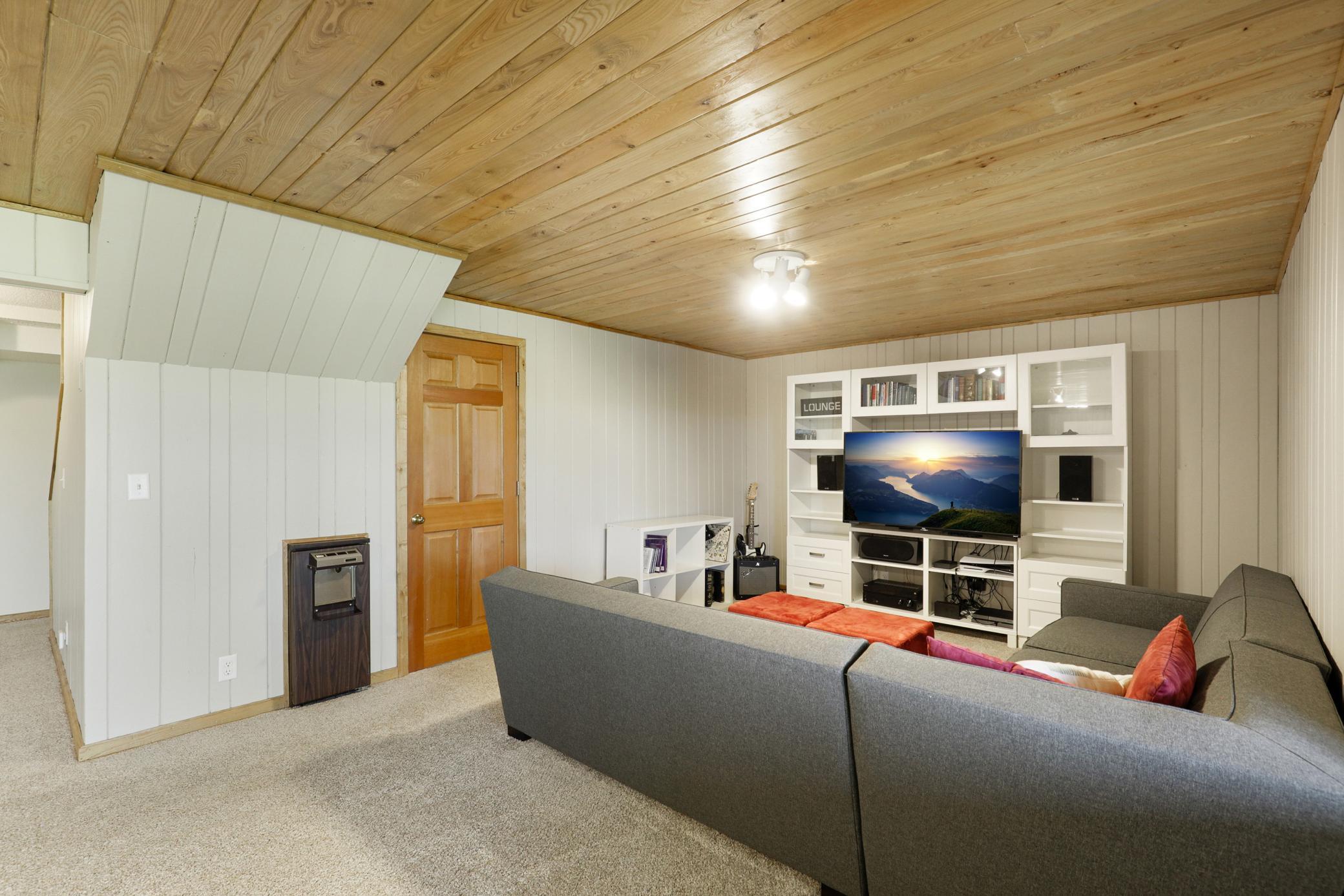 Discover the Serenity of Riverfront Living on the Mississippi