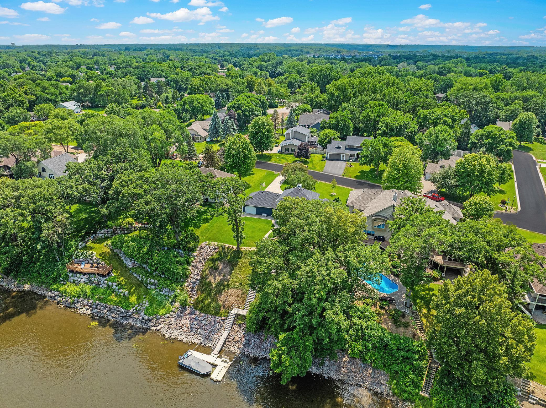 Discover the Serenity of Riverfront Living on the Mississippi