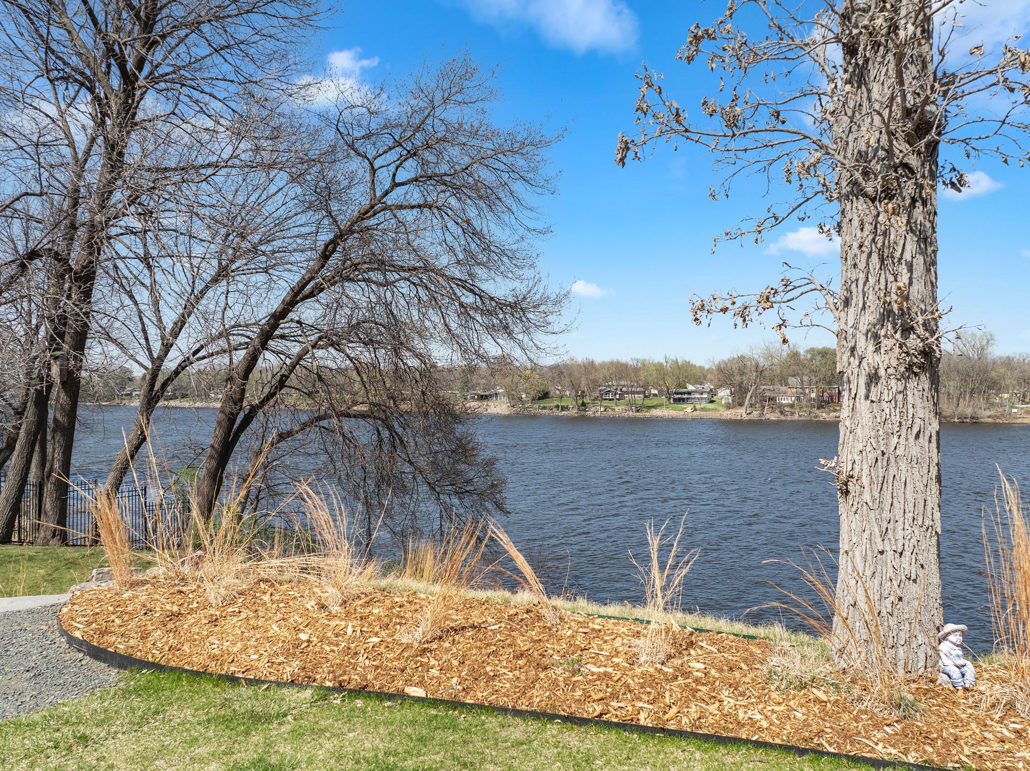 Discover the Serenity of Riverfront Living on the Mississippi