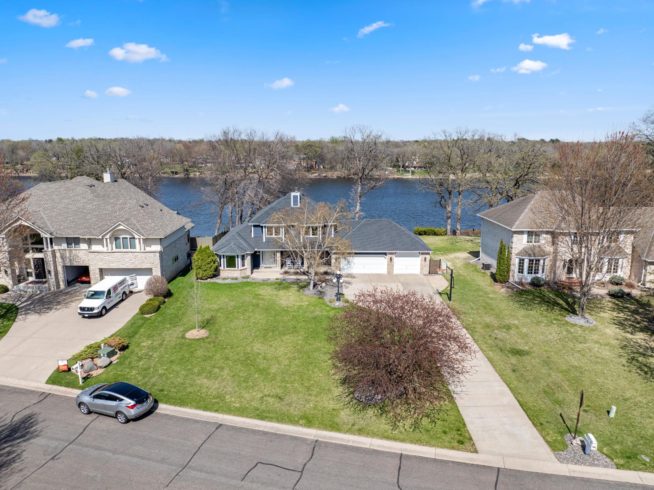 Discover the Serenity of Riverfront Living on the Mississippi
