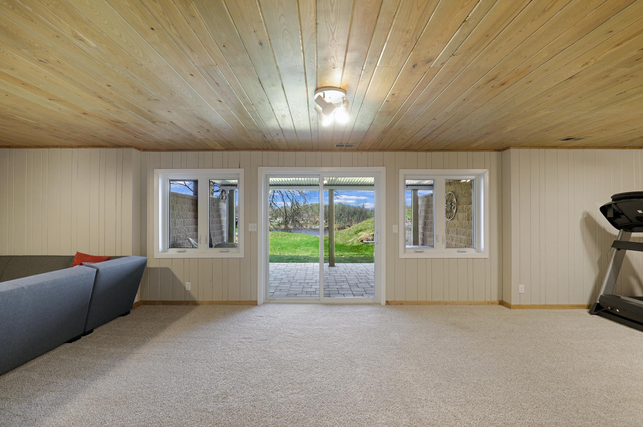 Discover the Serenity of Riverfront Living on the Mississippi