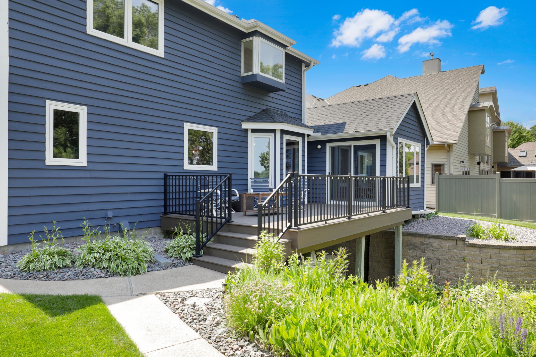 Discover the Serenity of Riverfront Living on the Mississippi