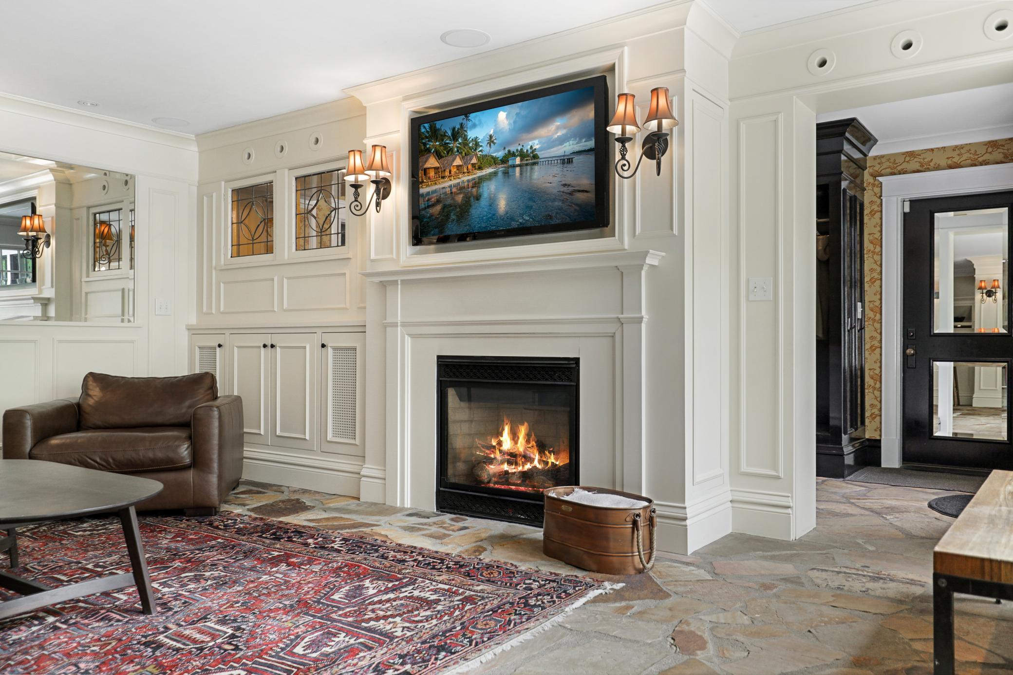 1920's charm meets 2020's luxury at this private Woodland estate