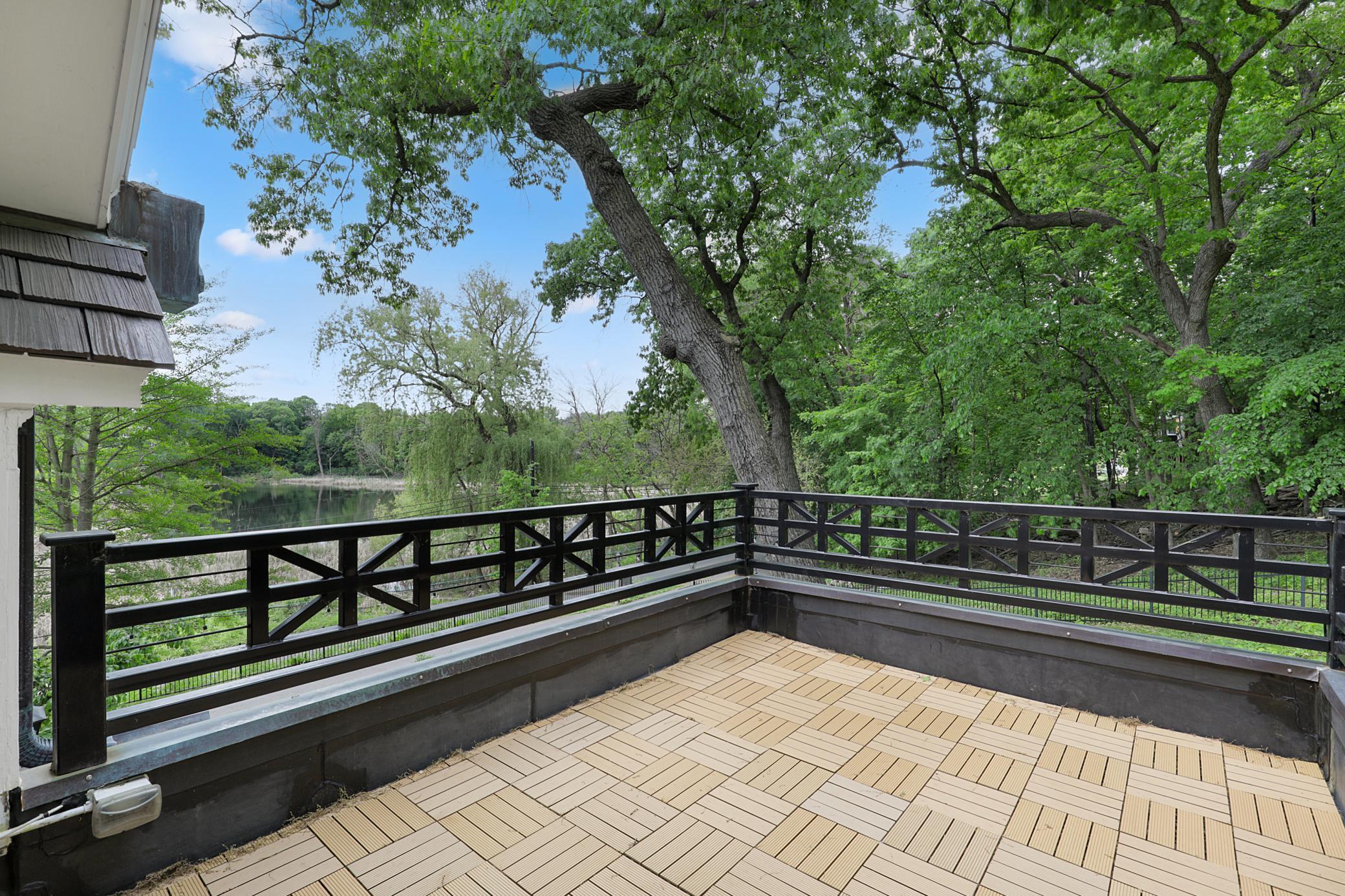 1920's charm meets 2020's luxury at this private Woodland estate