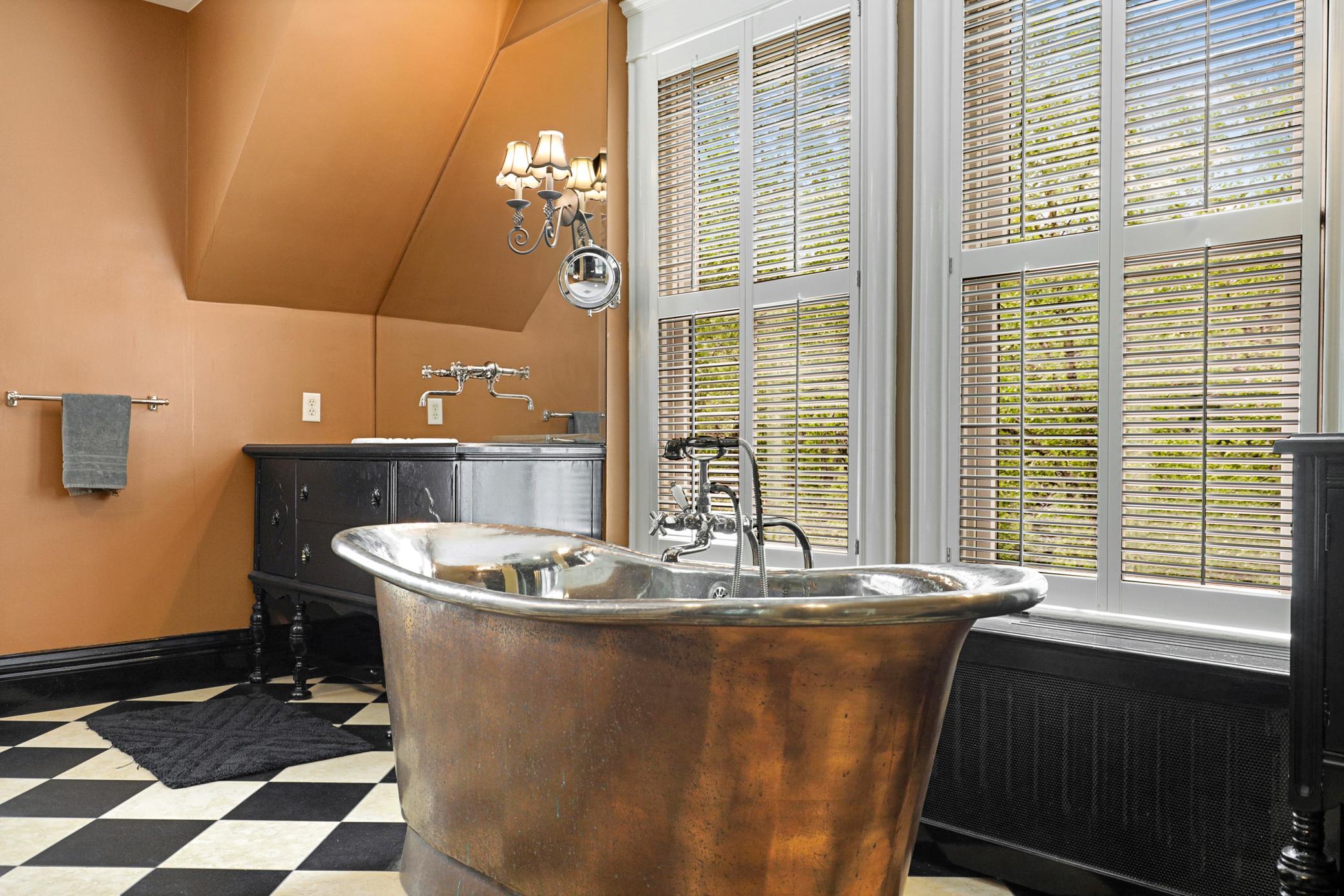 1920's charm meets 2020's luxury at this private Woodland estate