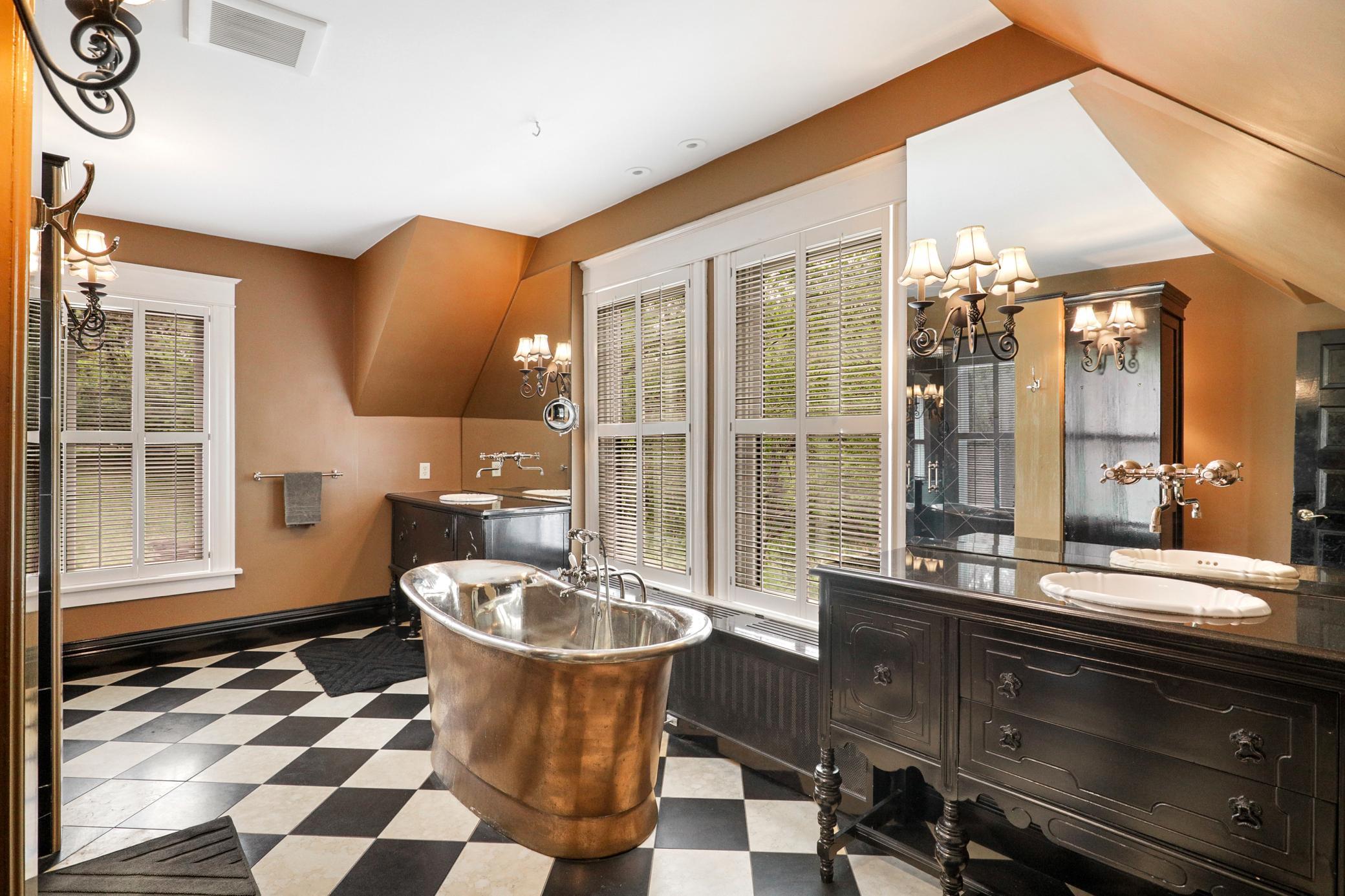1920's charm meets 2020's luxury at this private Woodland estate