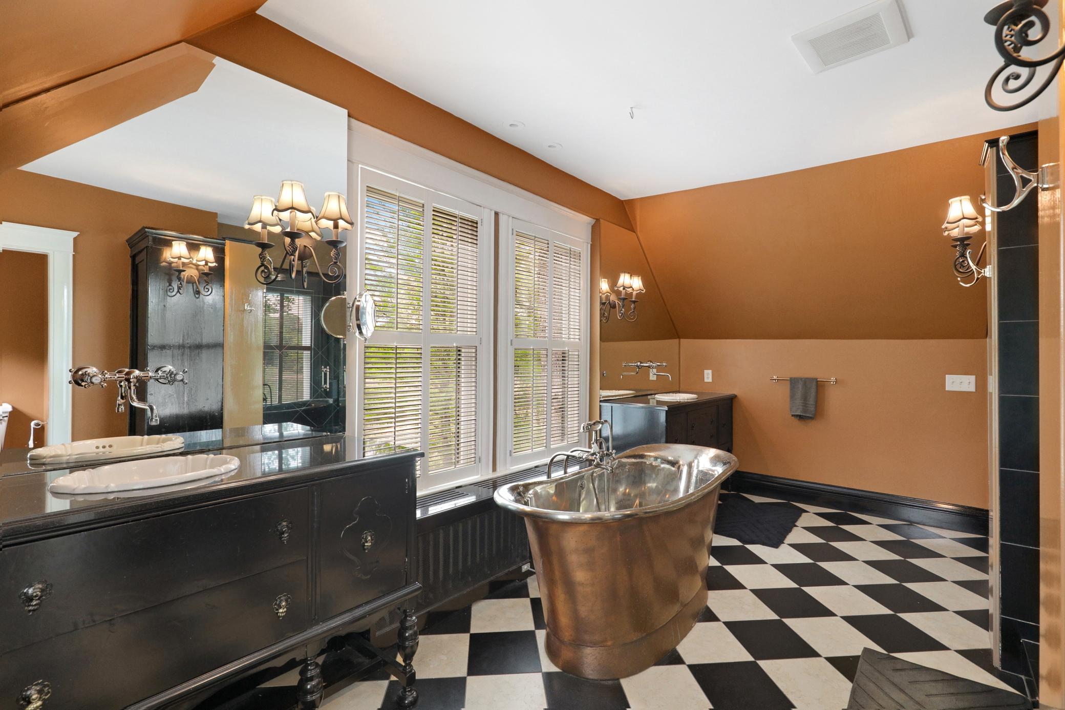 1920's charm meets 2020's luxury at this private Woodland estate