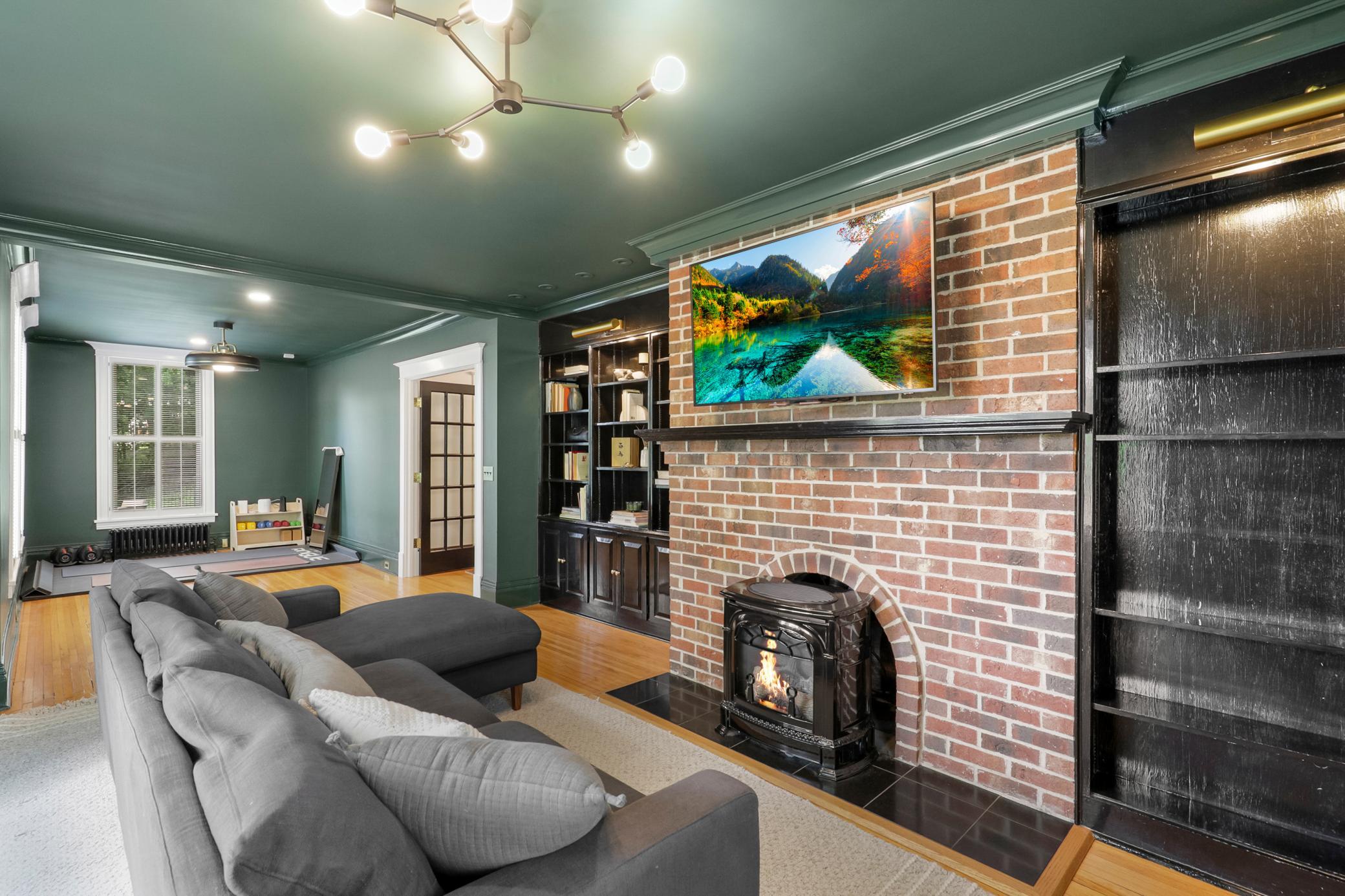 1920's charm meets 2020's luxury at this private Woodland estate