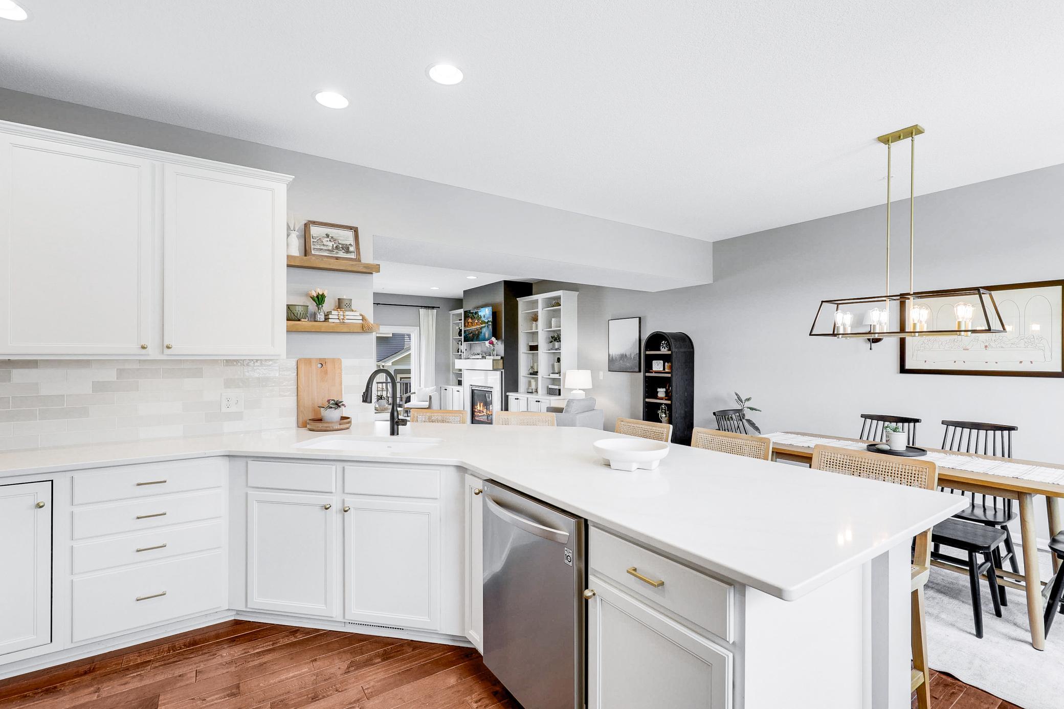 Remodeled, Turnkey Townhouse in Chanhassen