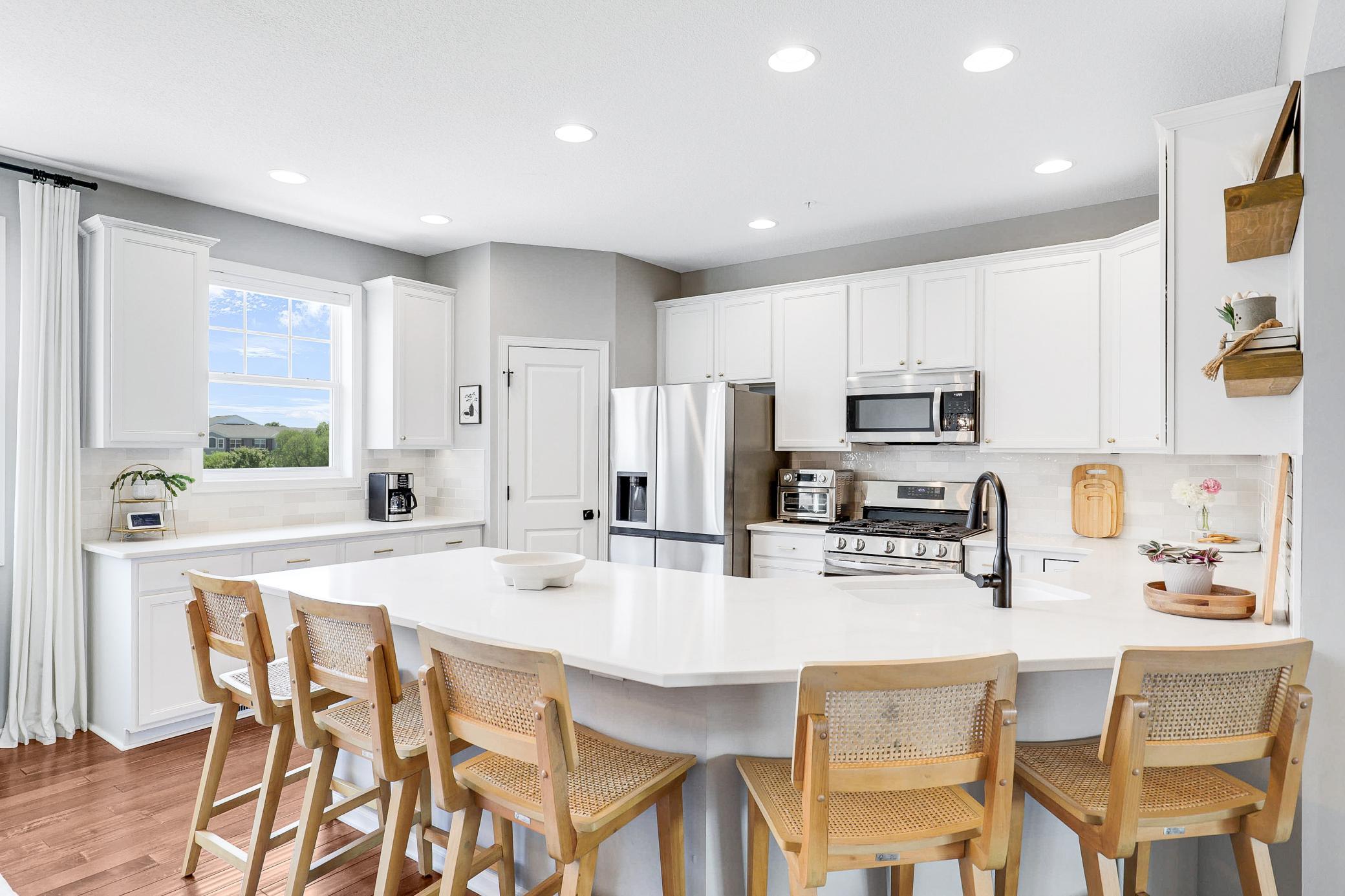 Remodeled, Turnkey Townhouse in Chanhassen