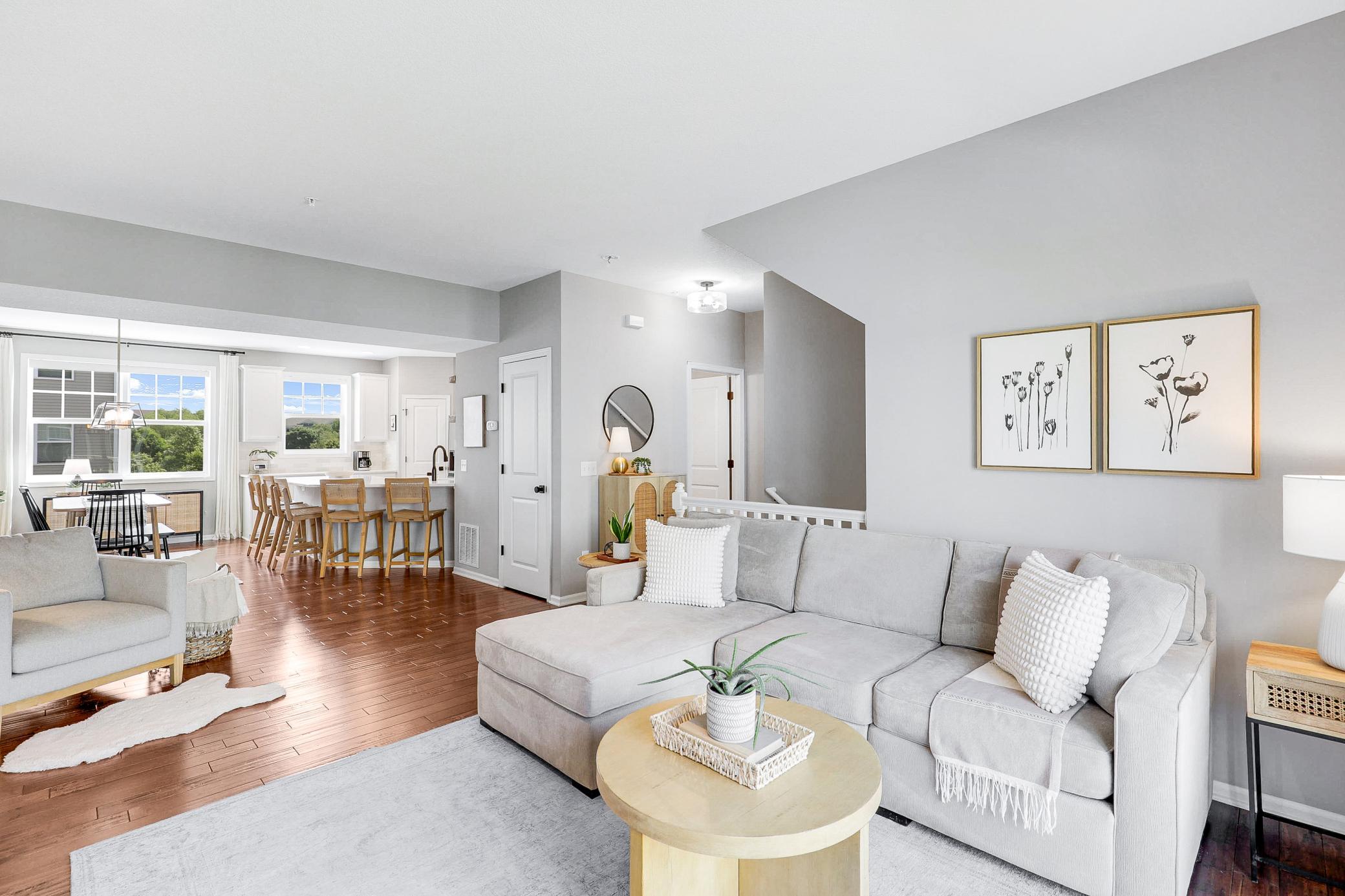 Remodeled, Turnkey Townhouse in Chanhassen