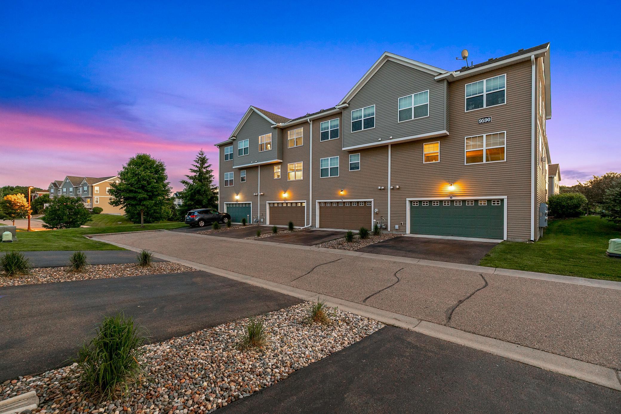 Remodeled, Turnkey Townhouse in Chanhassen