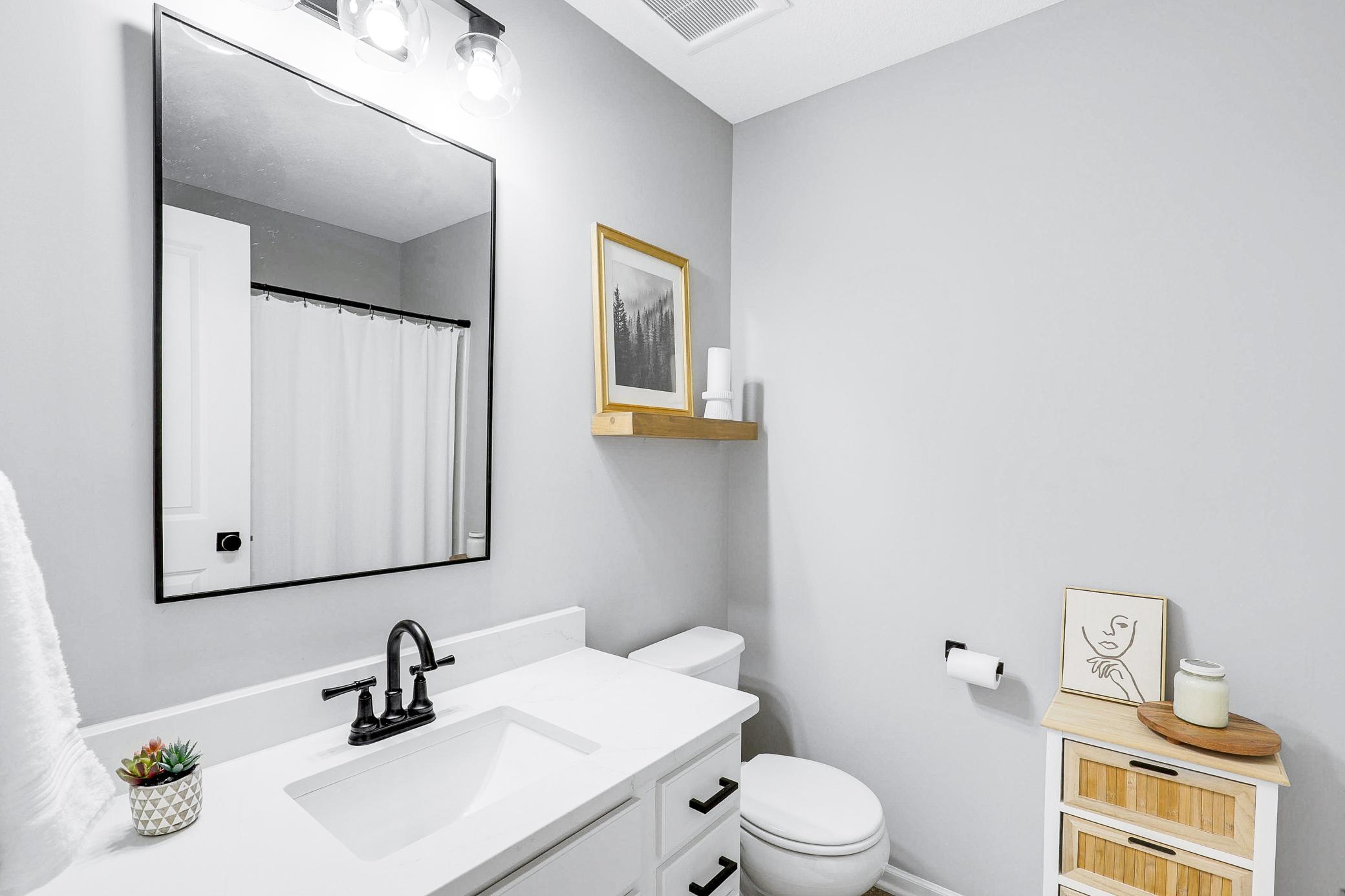 Remodeled, Turnkey Townhouse in Chanhassen