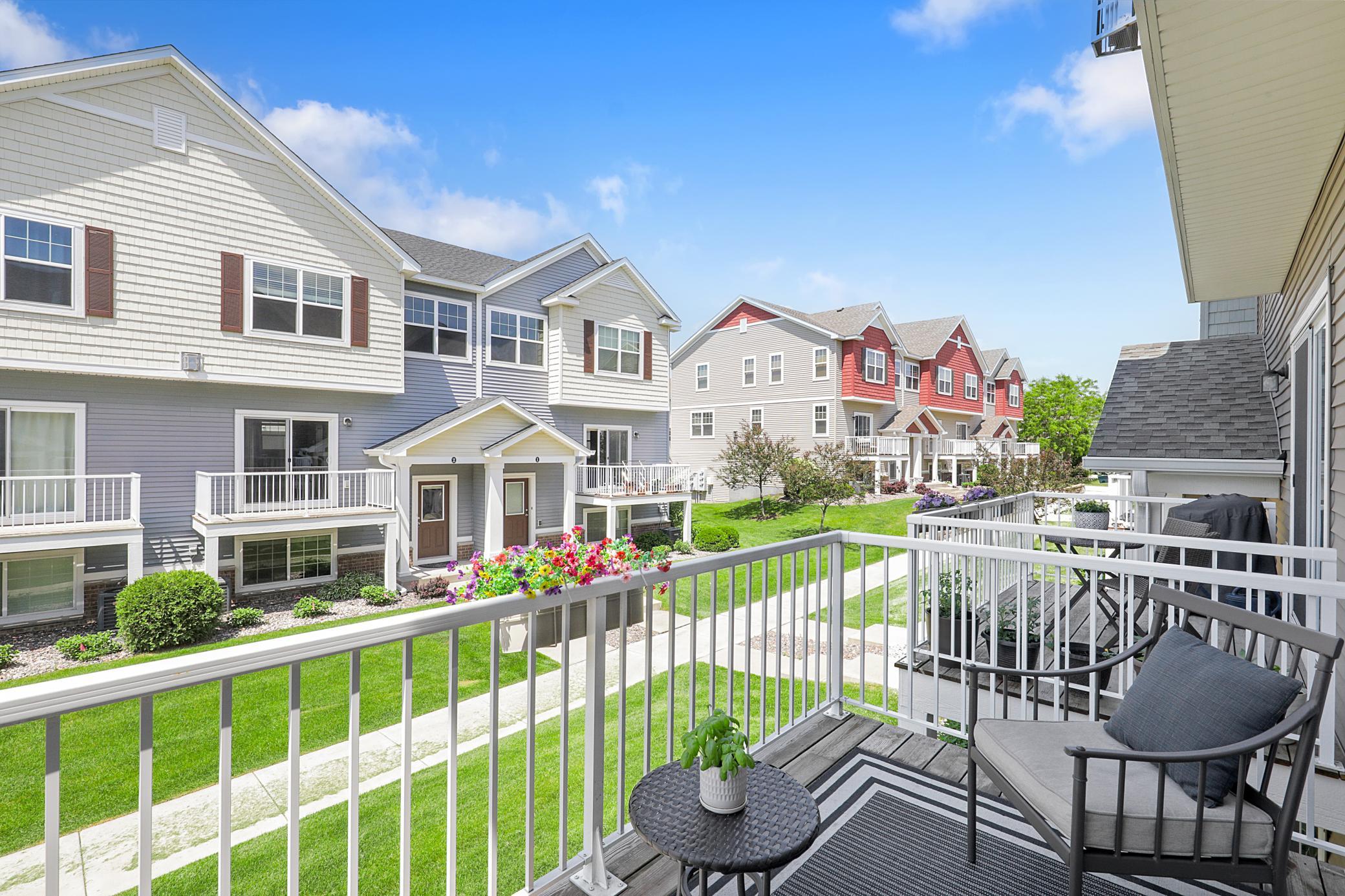 Remodeled, Turnkey Townhouse in Chanhassen