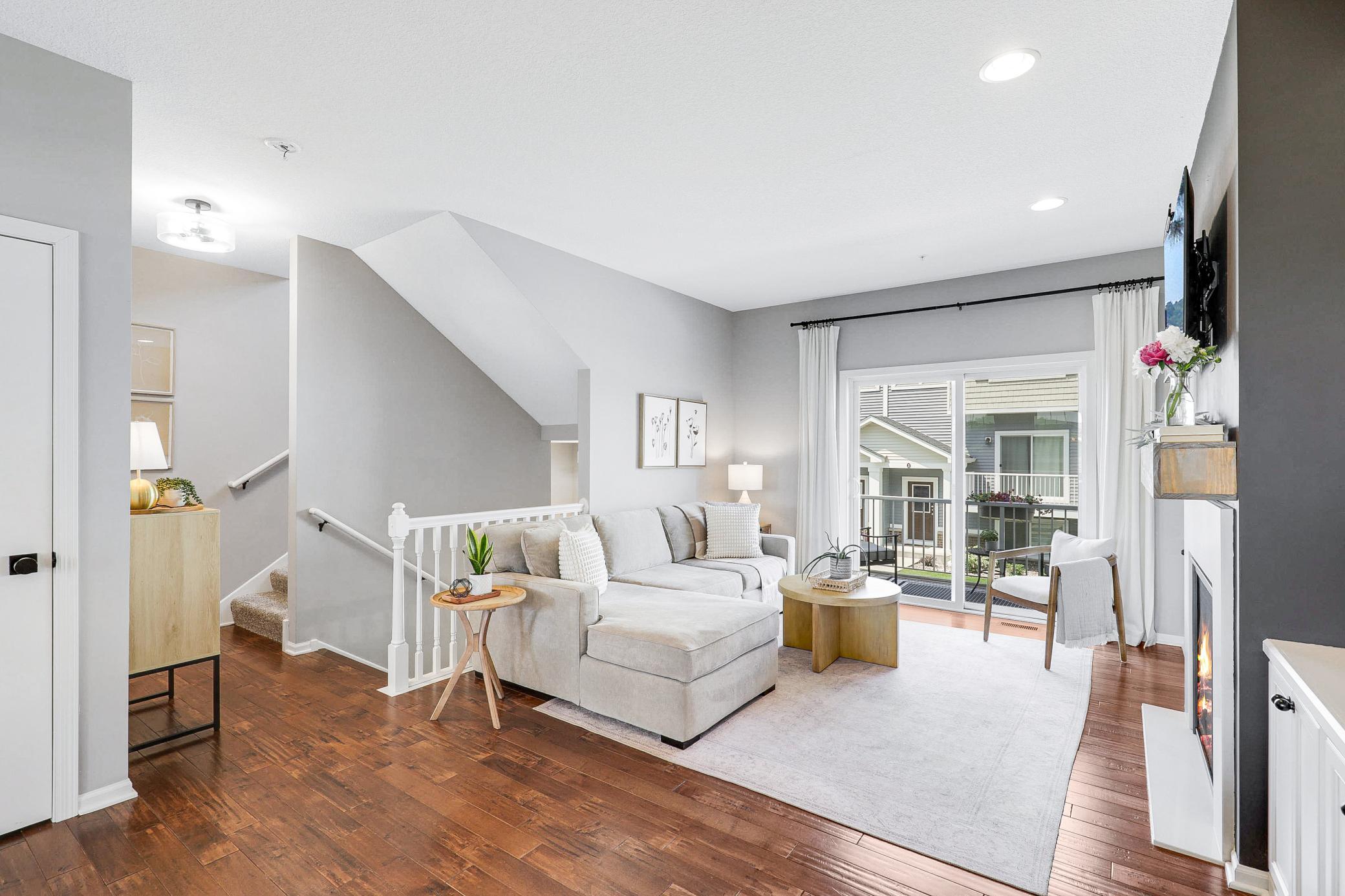 Remodeled, Turnkey Townhouse in Chanhassen