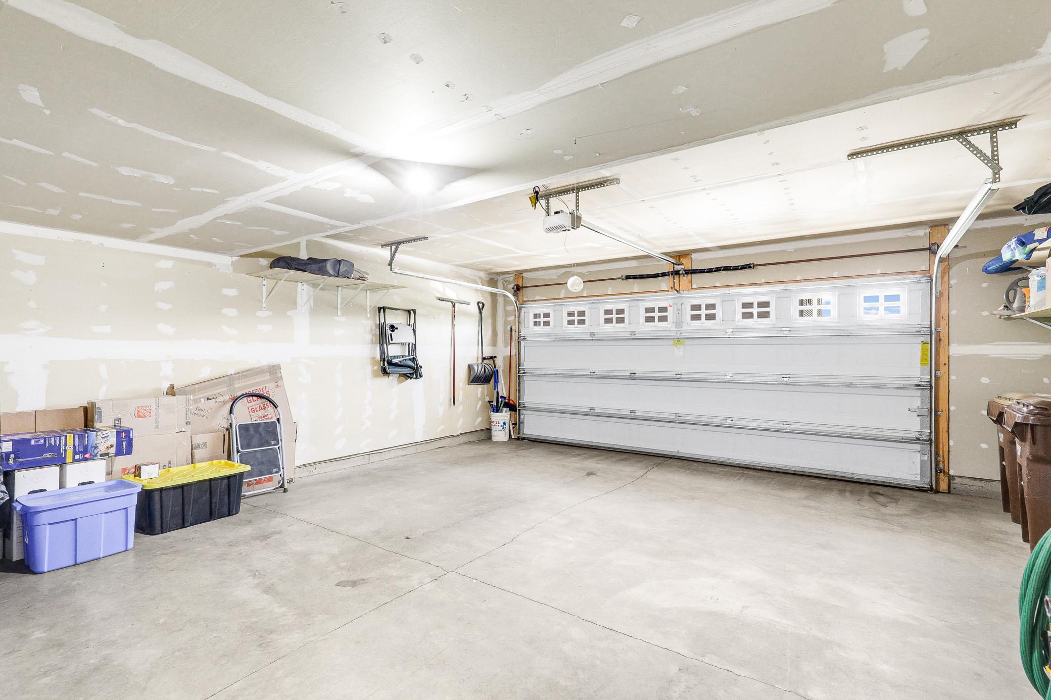 Remodeled, Turnkey Townhouse in Chanhassen