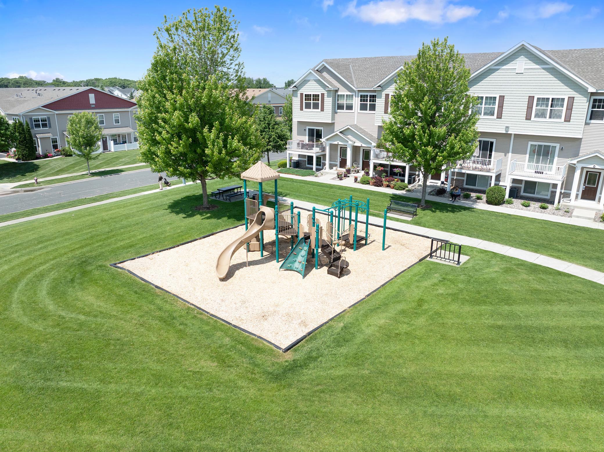 Remodeled, Turnkey Townhouse in Chanhassen