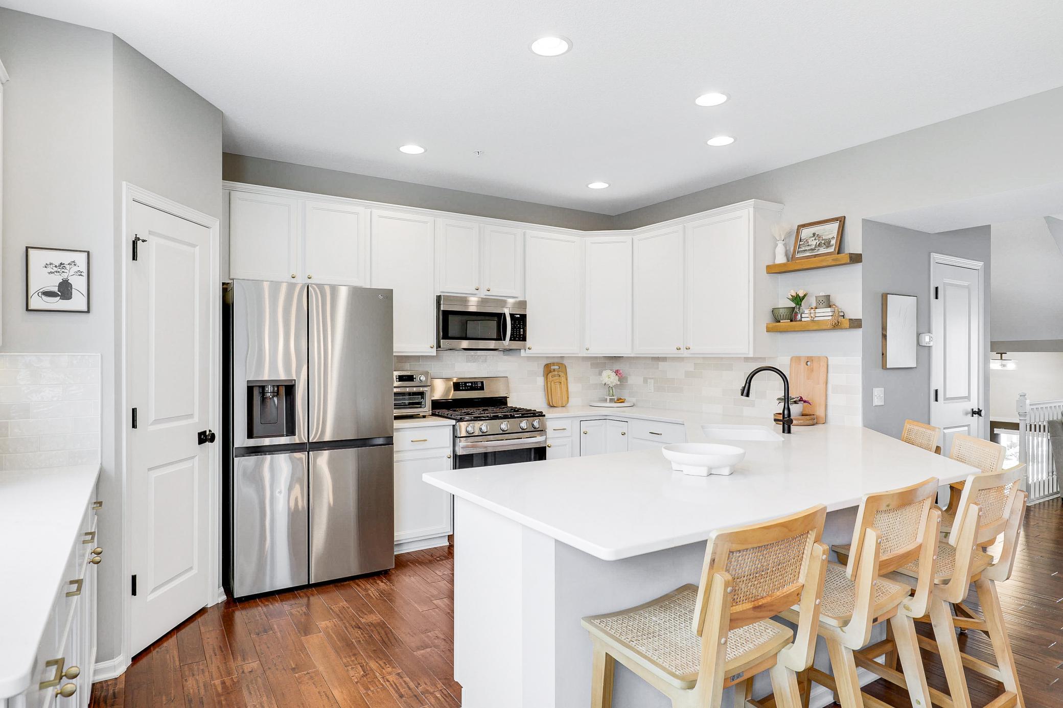 Remodeled, Turnkey Townhouse in Chanhassen