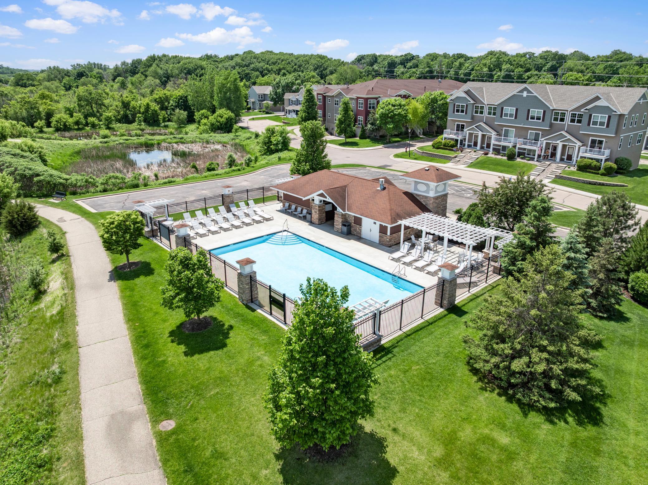 Remodeled, Turnkey Townhouse in Chanhassen