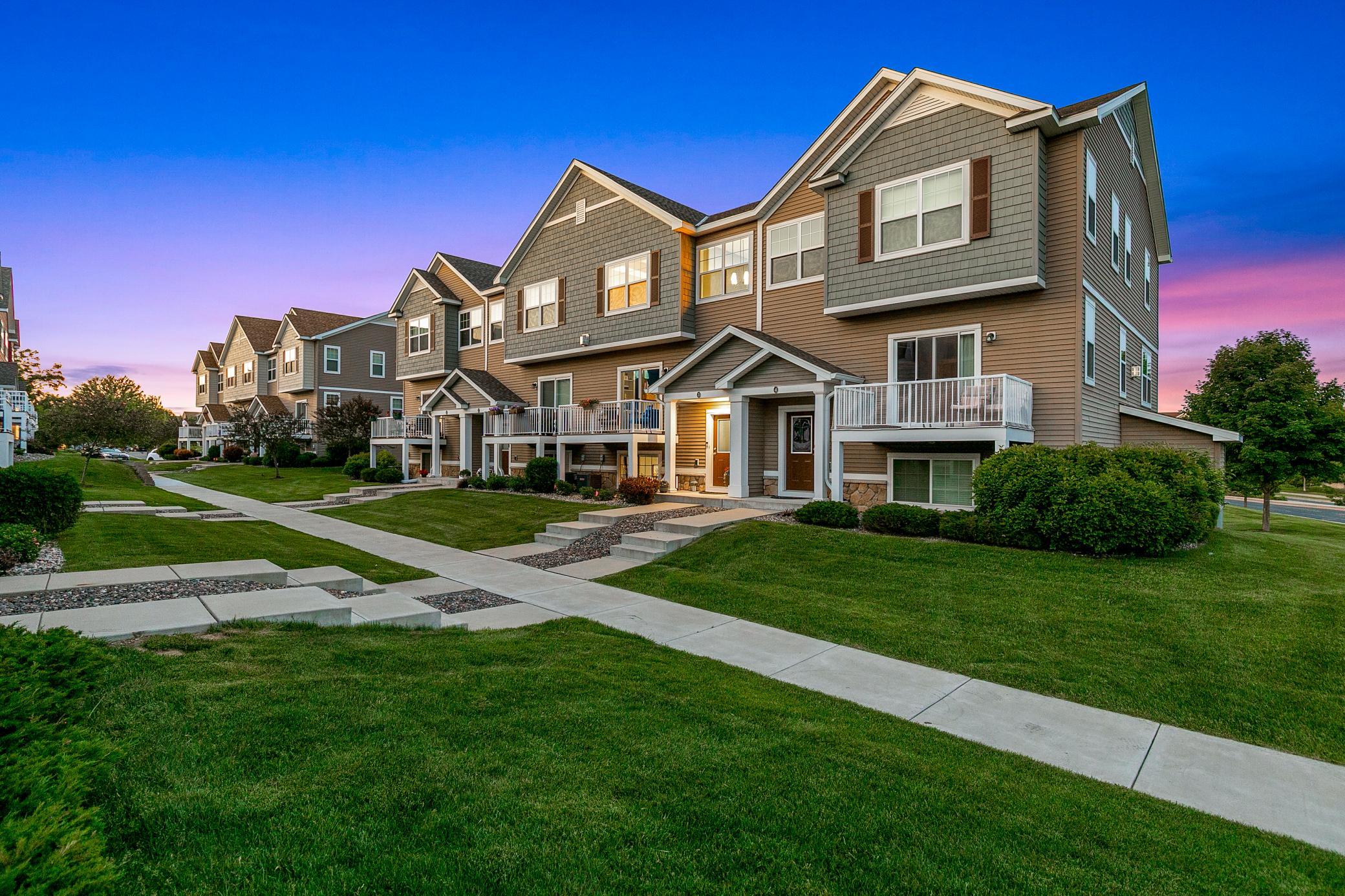Remodeled, Turnkey Townhouse in Chanhassen