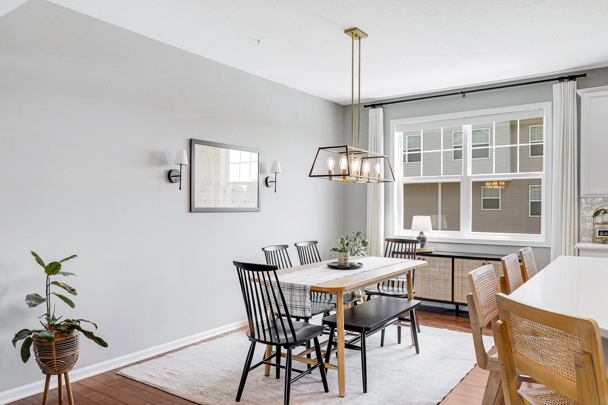 Remodeled, Turnkey Townhouse in Chanhassen