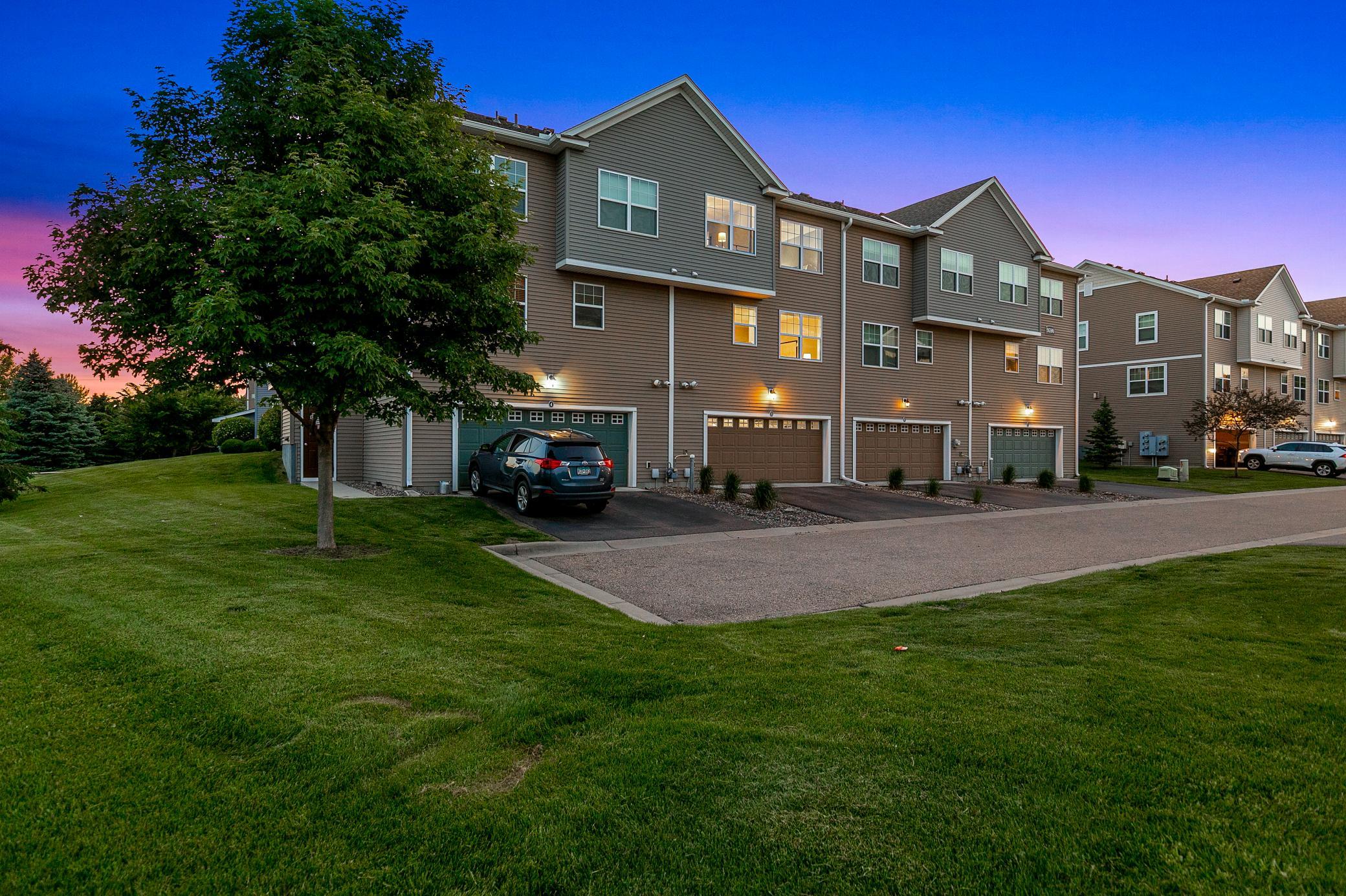 Remodeled, Turnkey Townhouse in Chanhassen