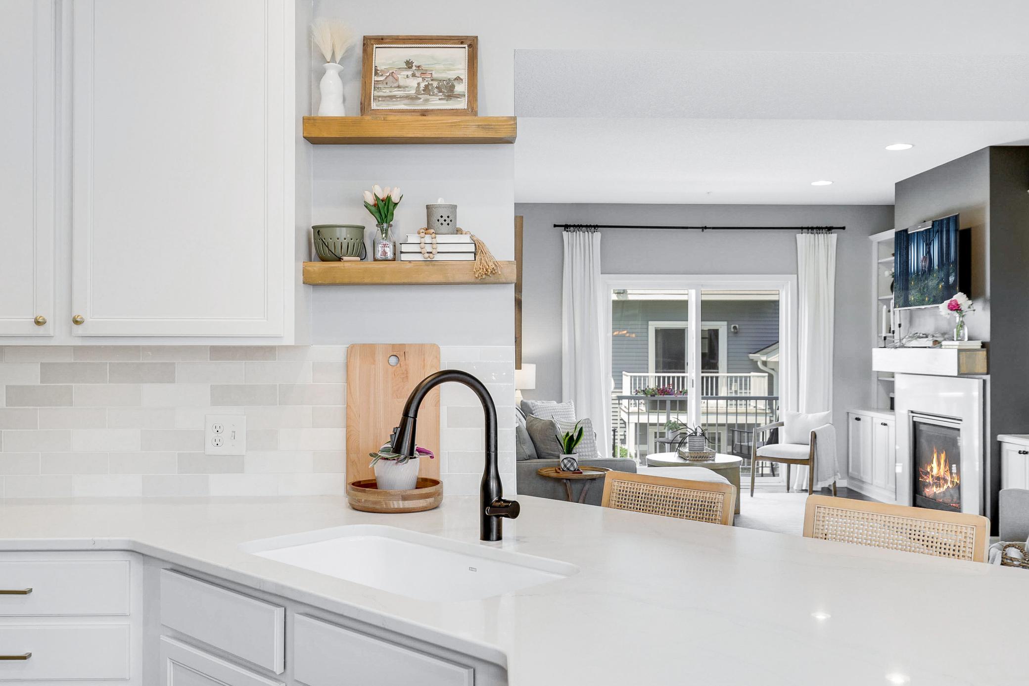 Remodeled, Turnkey Townhouse in Chanhassen