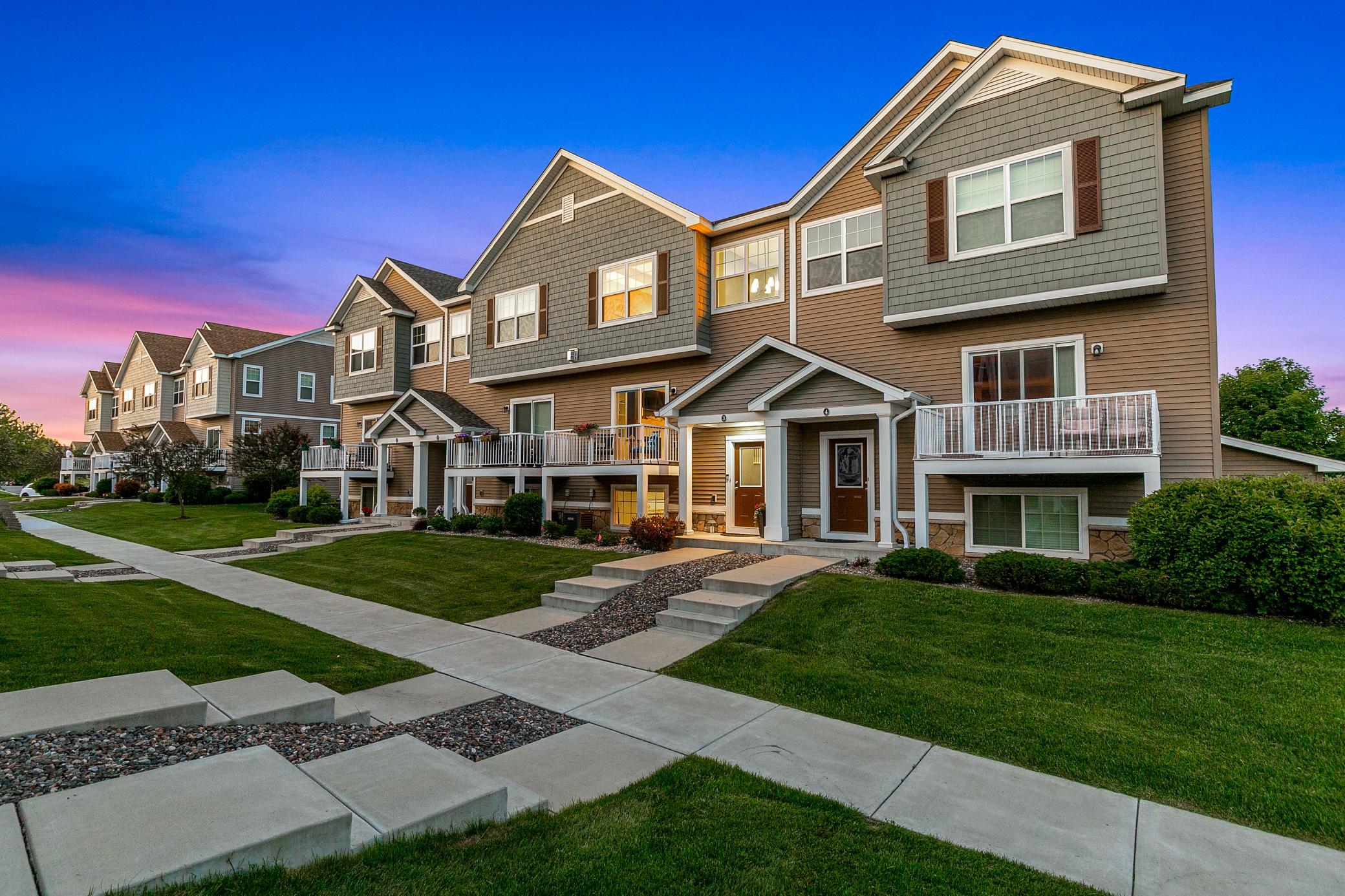 Remodeled, Turnkey Townhouse in Chanhassen