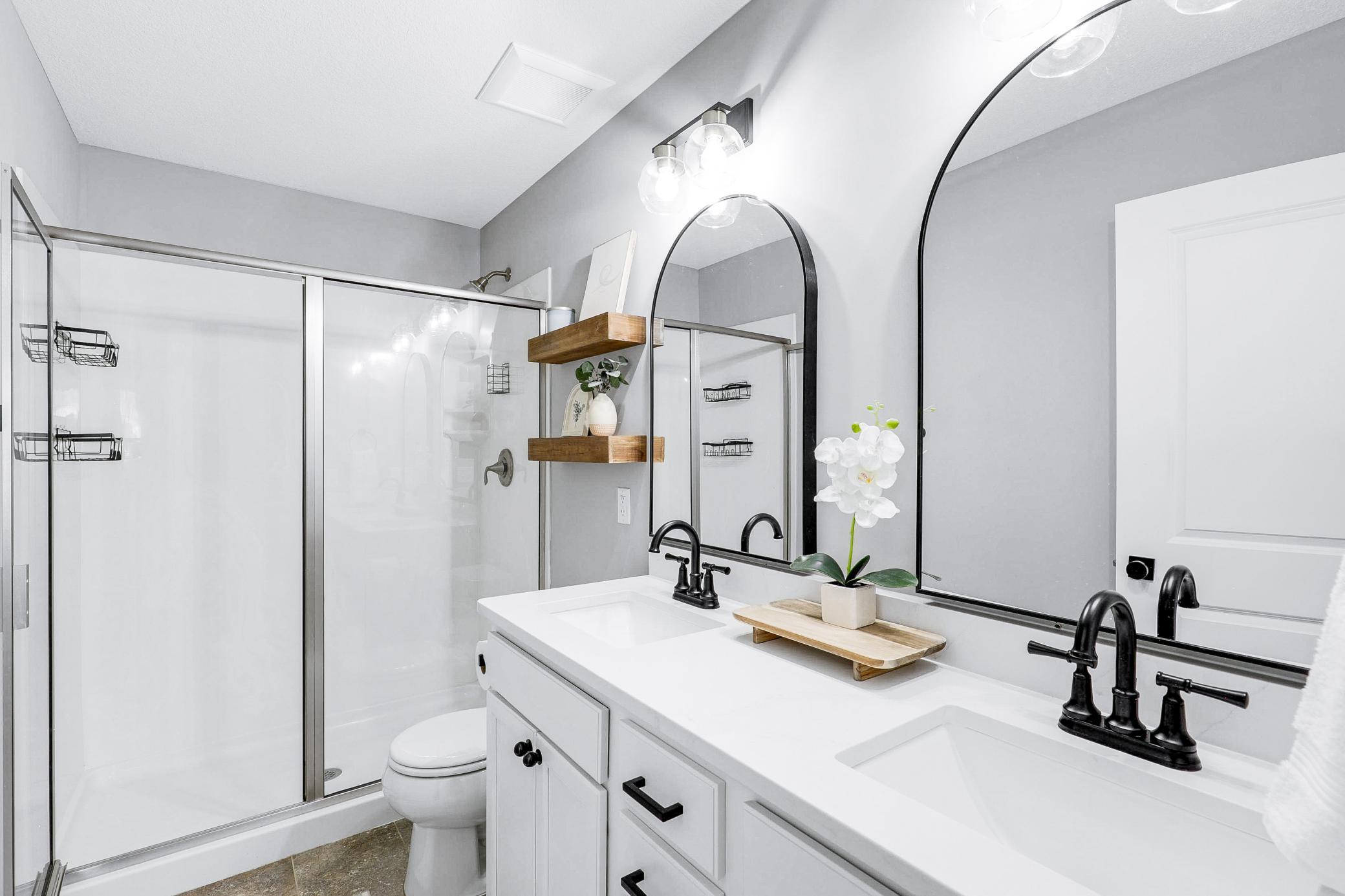 Remodeled, Turnkey Townhouse in Chanhassen