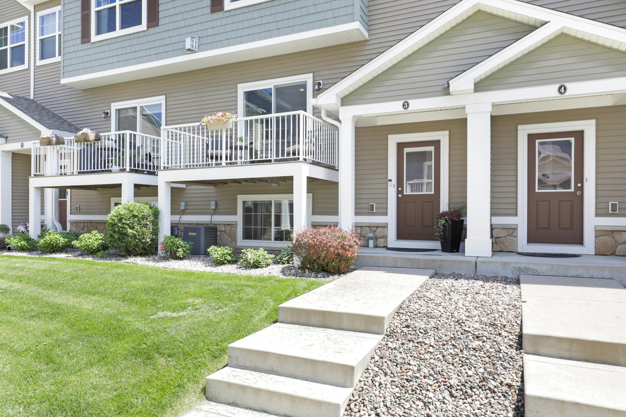 Remodeled, Turnkey Townhouse in Chanhassen