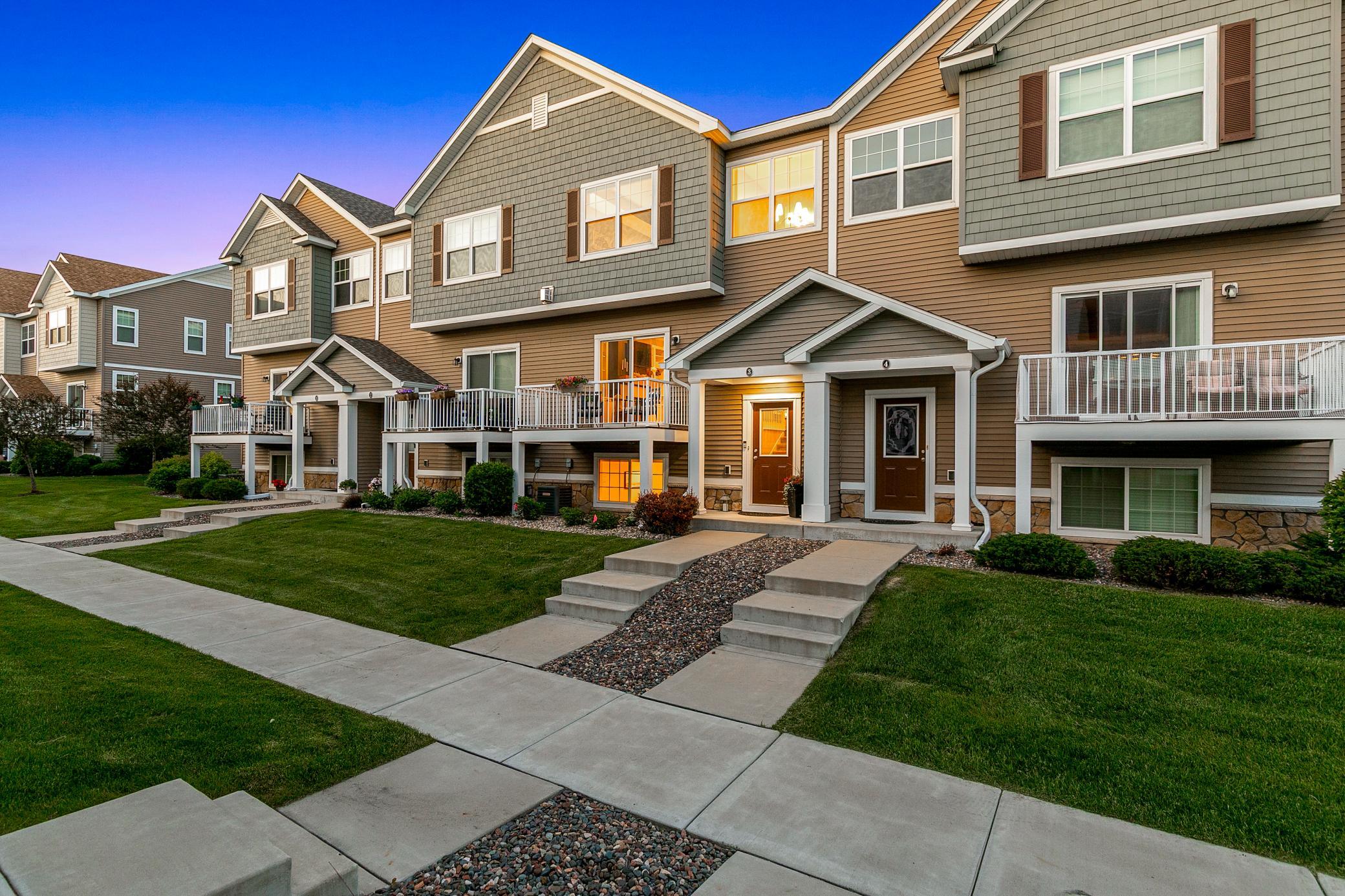Remodeled, Turnkey Townhouse in Chanhassen