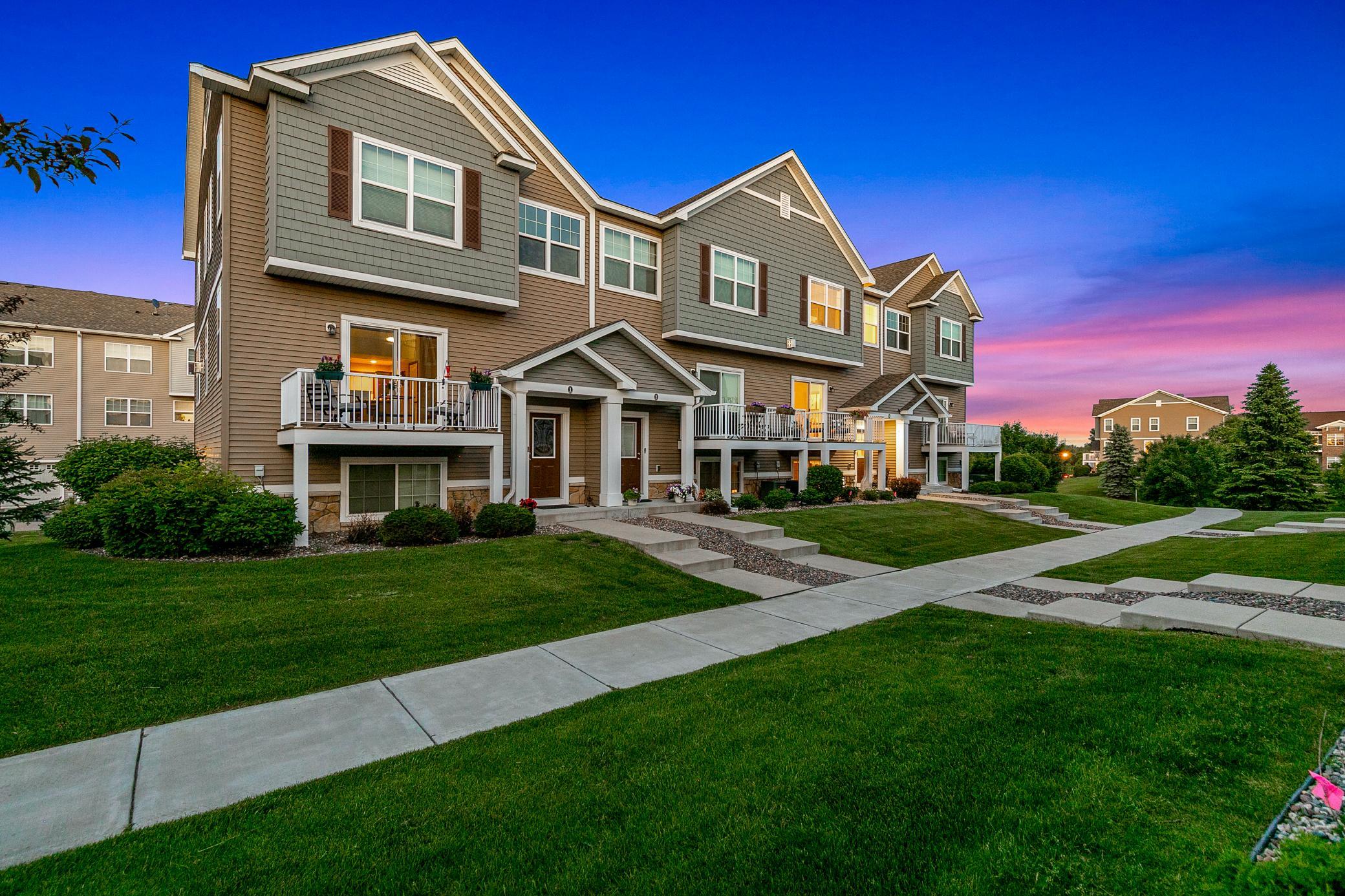 Remodeled, Turnkey Townhouse in Chanhassen