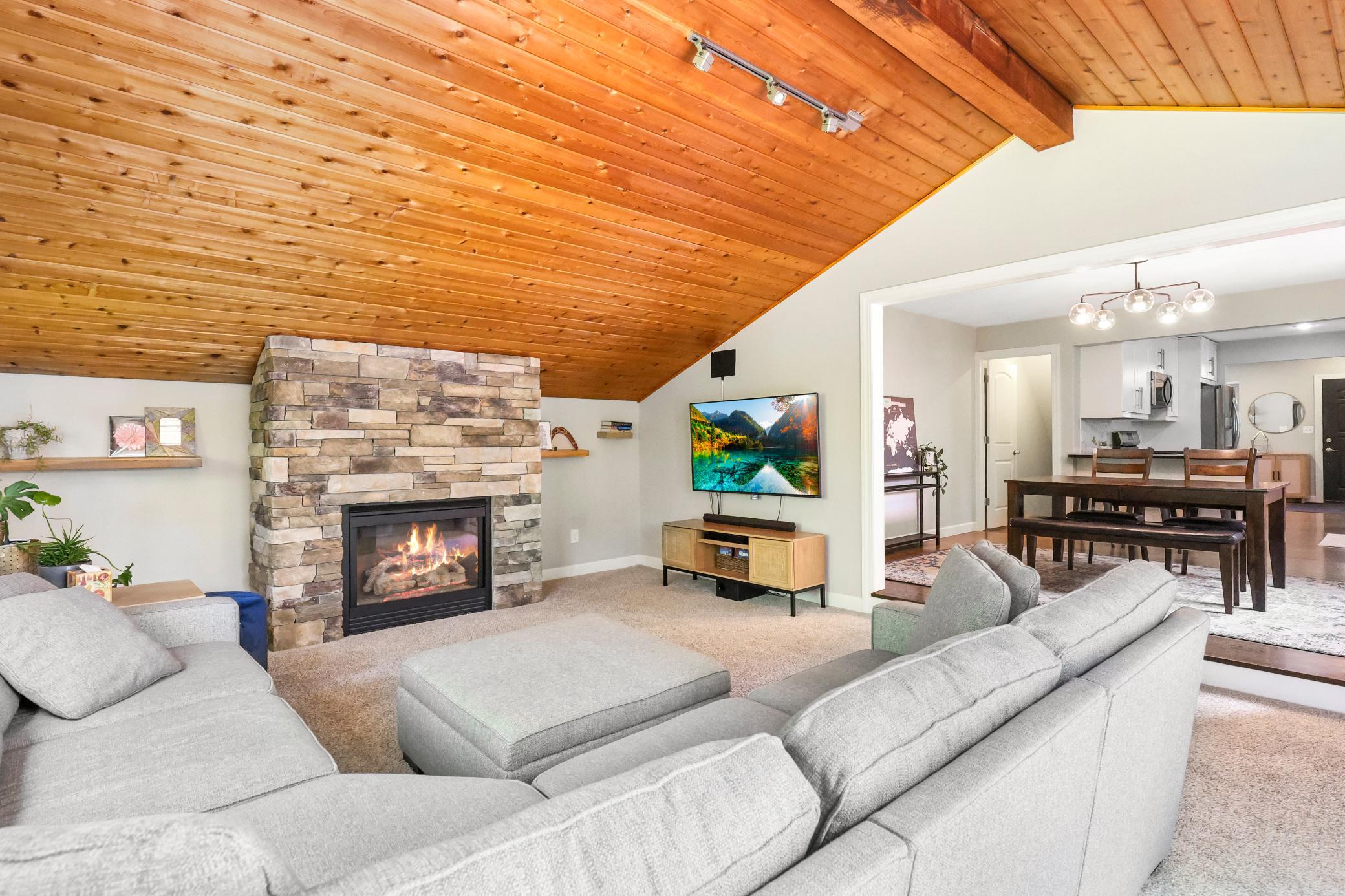 Remodeled Rambler with Open Floorplan, Overlooking Adams Hill Park