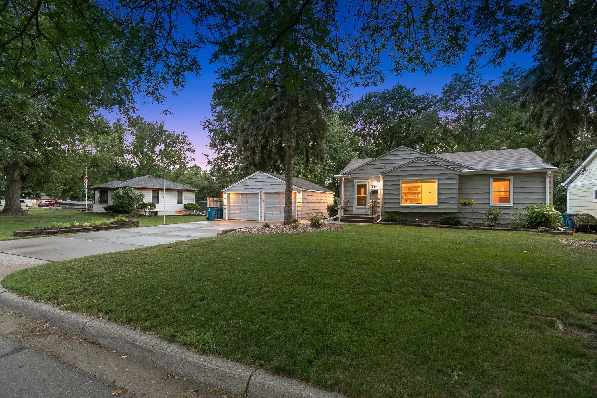 Remodeled Rambler with Open Floorplan, Overlooking Adams Hill Park