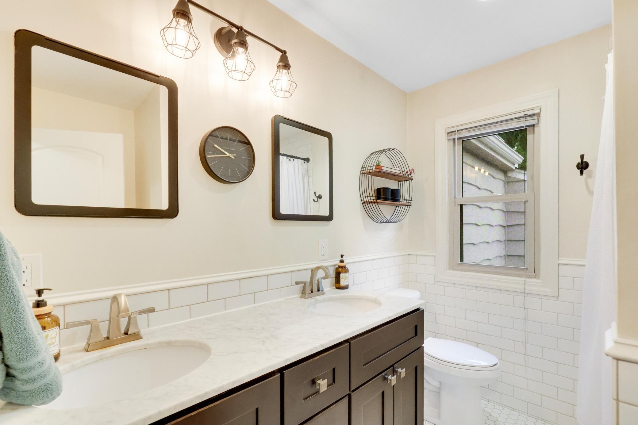Remodeled Rambler with Open Floorplan, Overlooking Adams Hill Park
