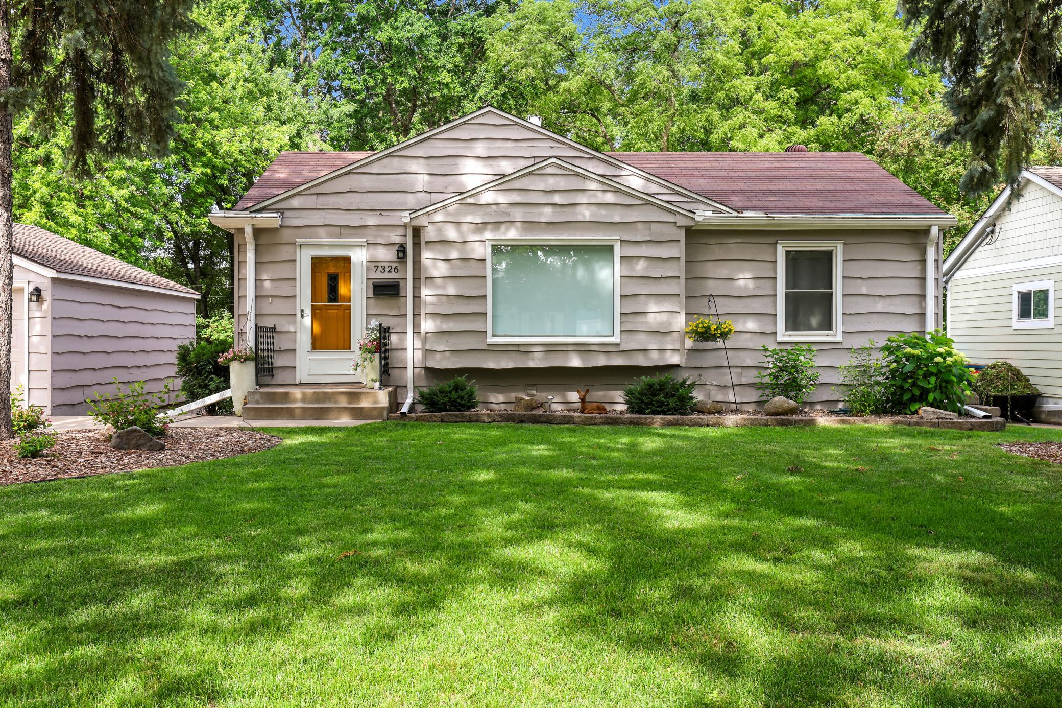 Remodeled Rambler with Open Floorplan, Overlooking Adams Hill Park
