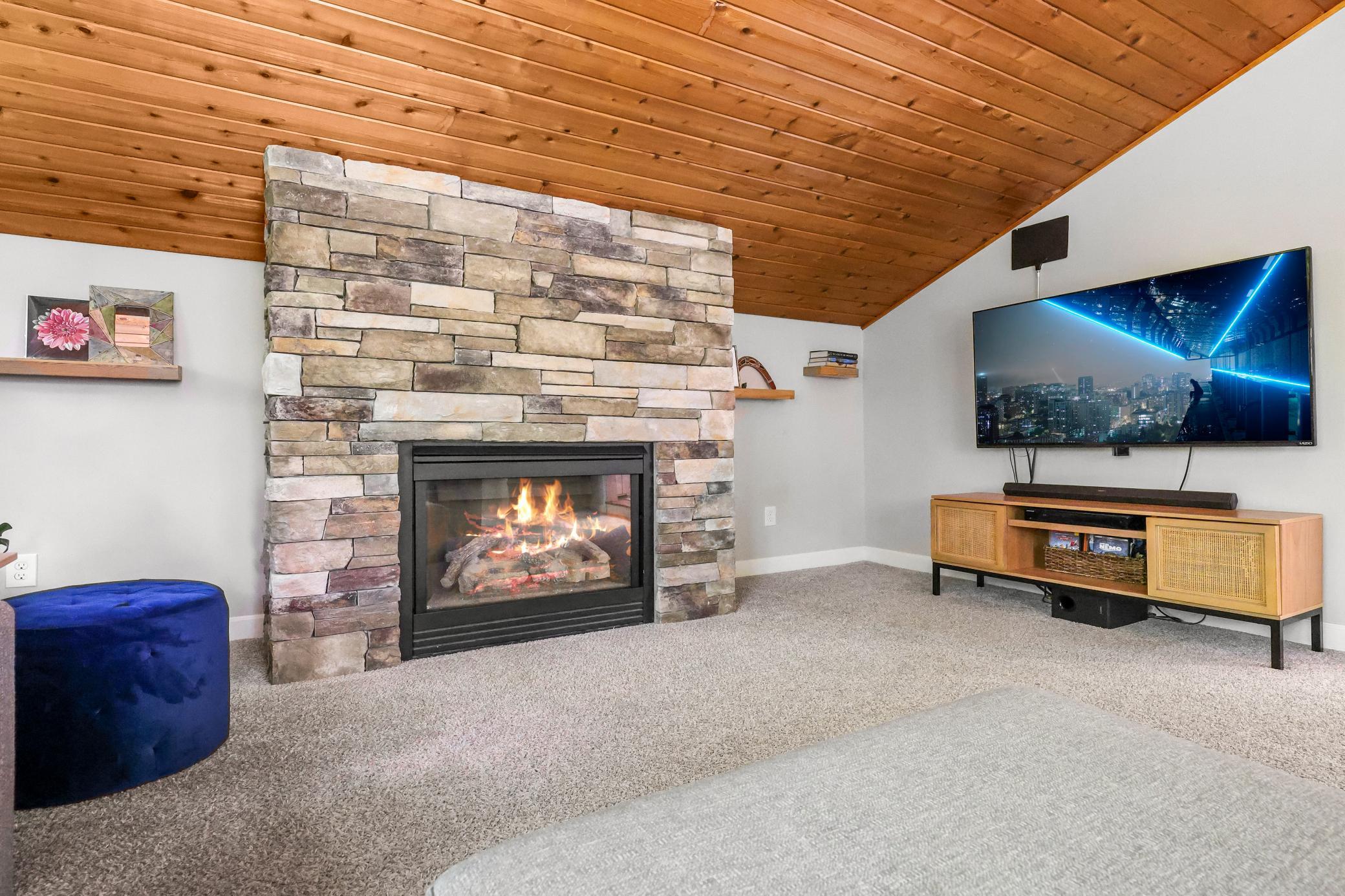 Remodeled Rambler with Open Floorplan, Overlooking Adams Hill Park