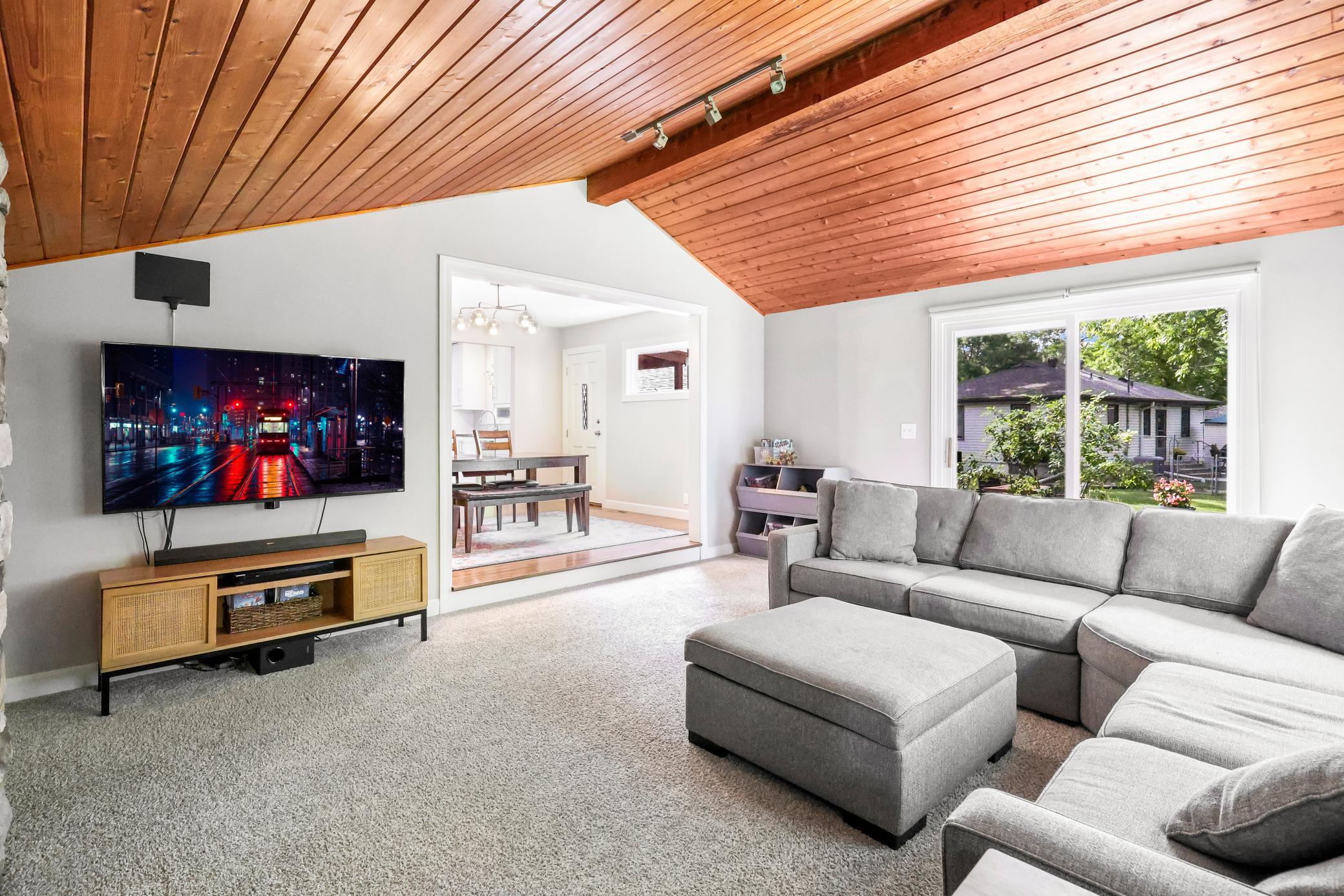 Remodeled Rambler with Open Floorplan, Overlooking Adams Hill Park