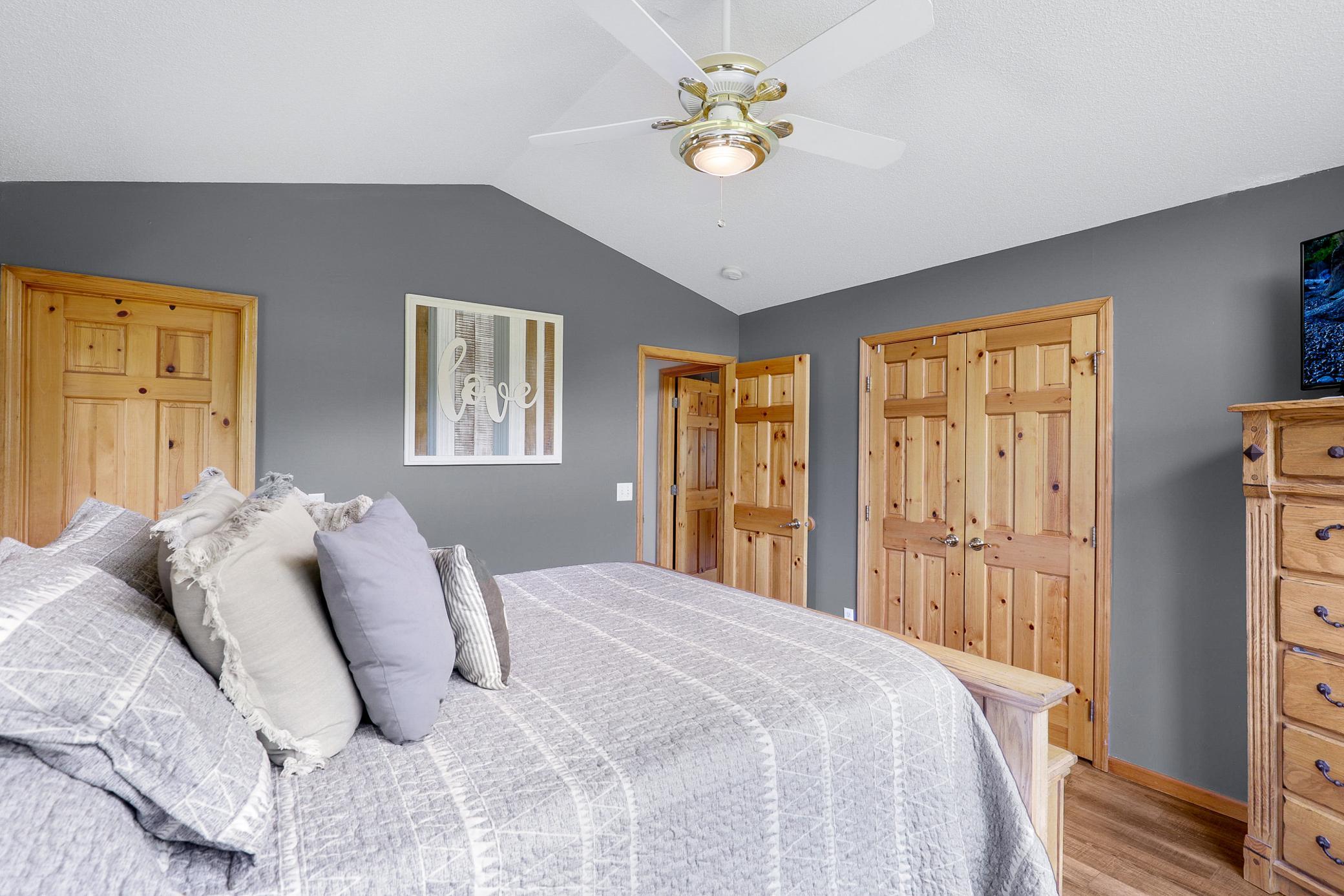 Secluded, 20‑Acre Estate with Room to Roam, Farm, Play, Hunt, and Entertain
