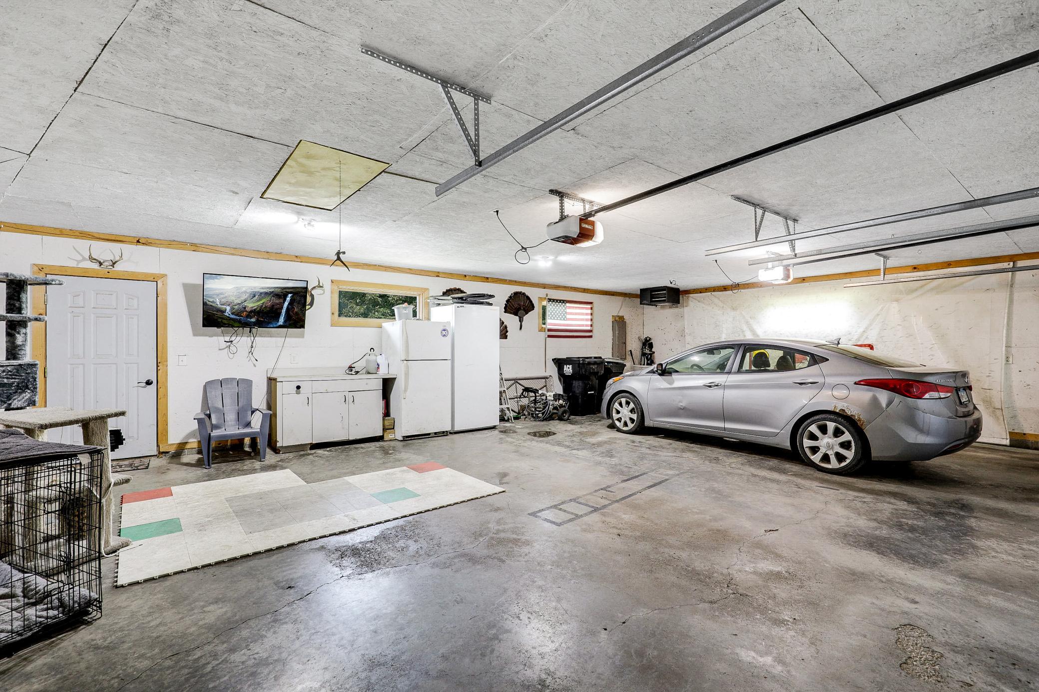 Secluded, 20‑Acre Estate with Room to Roam, Farm, Play, Hunt, and Entertain