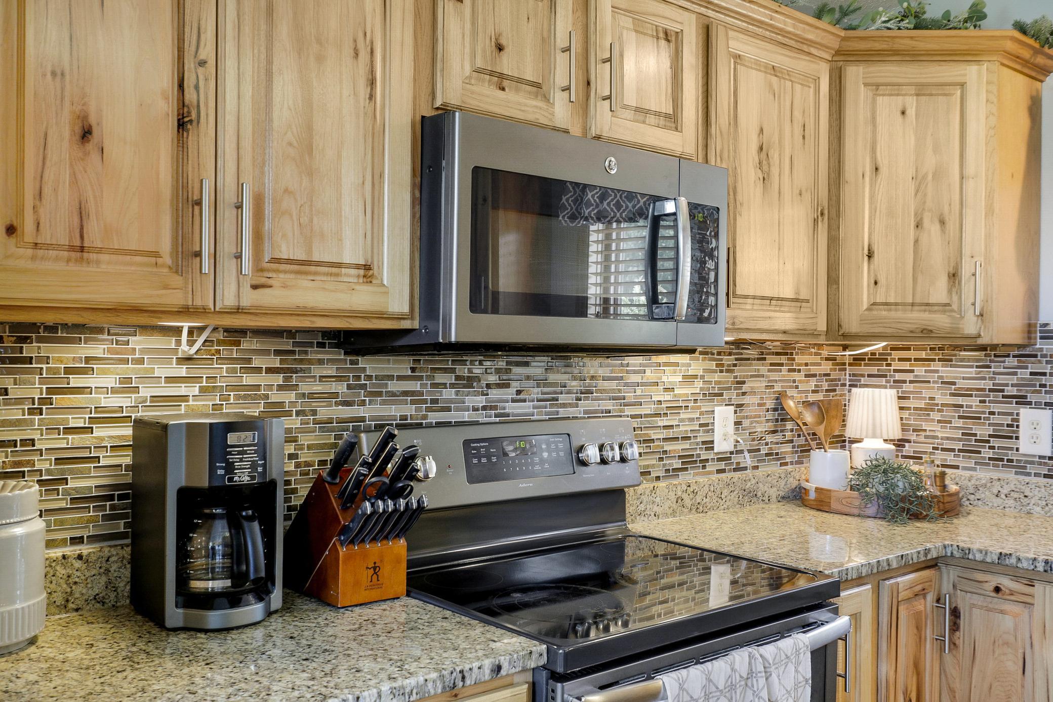 Secluded, 20‑Acre Estate with Room to Roam, Farm, Play, Hunt, and Entertain